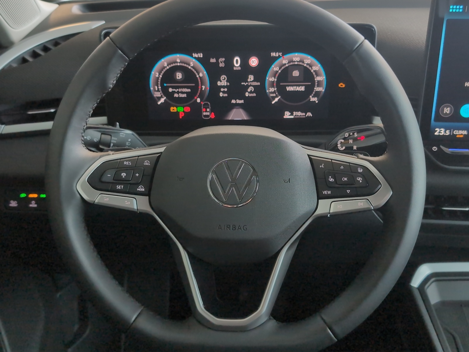 VW T-Roc 1.5 eTSI mHEV Life DSG-image-7