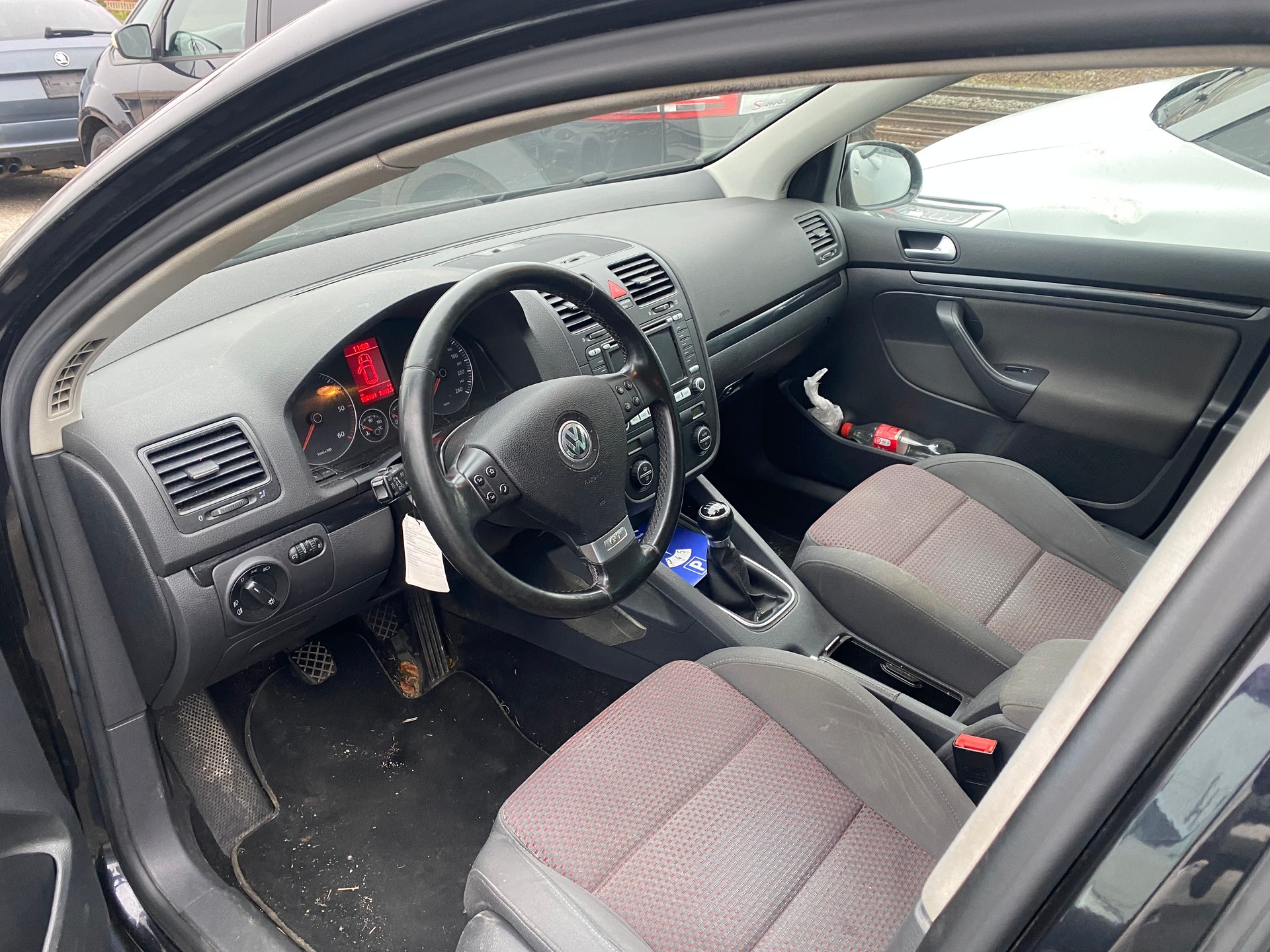 VW Golf 2.0 TDI GT Sport-image-6