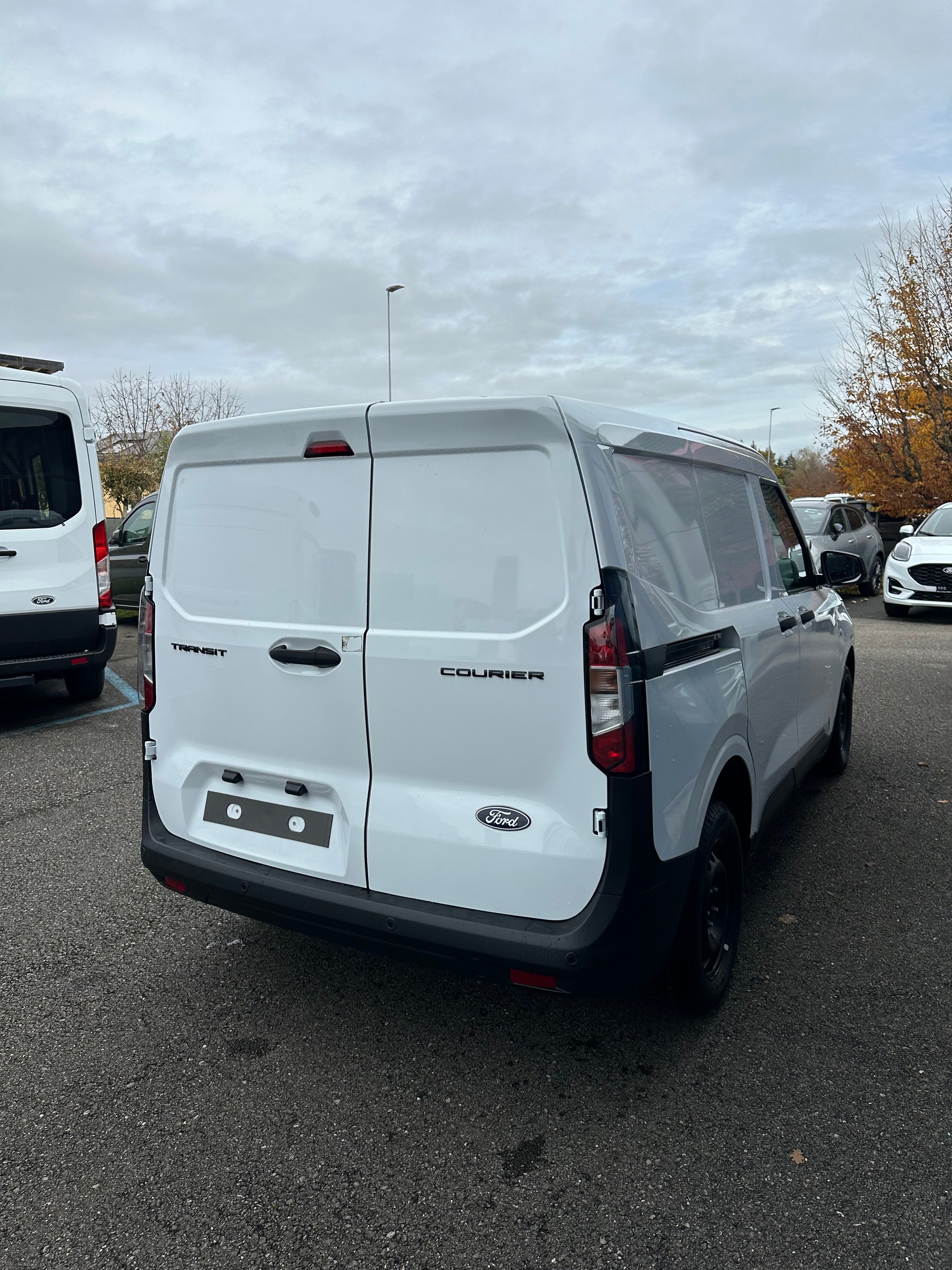 FORD Transit Courier van 1.5 EcoBlu Trend/100CV/Man.-image-5