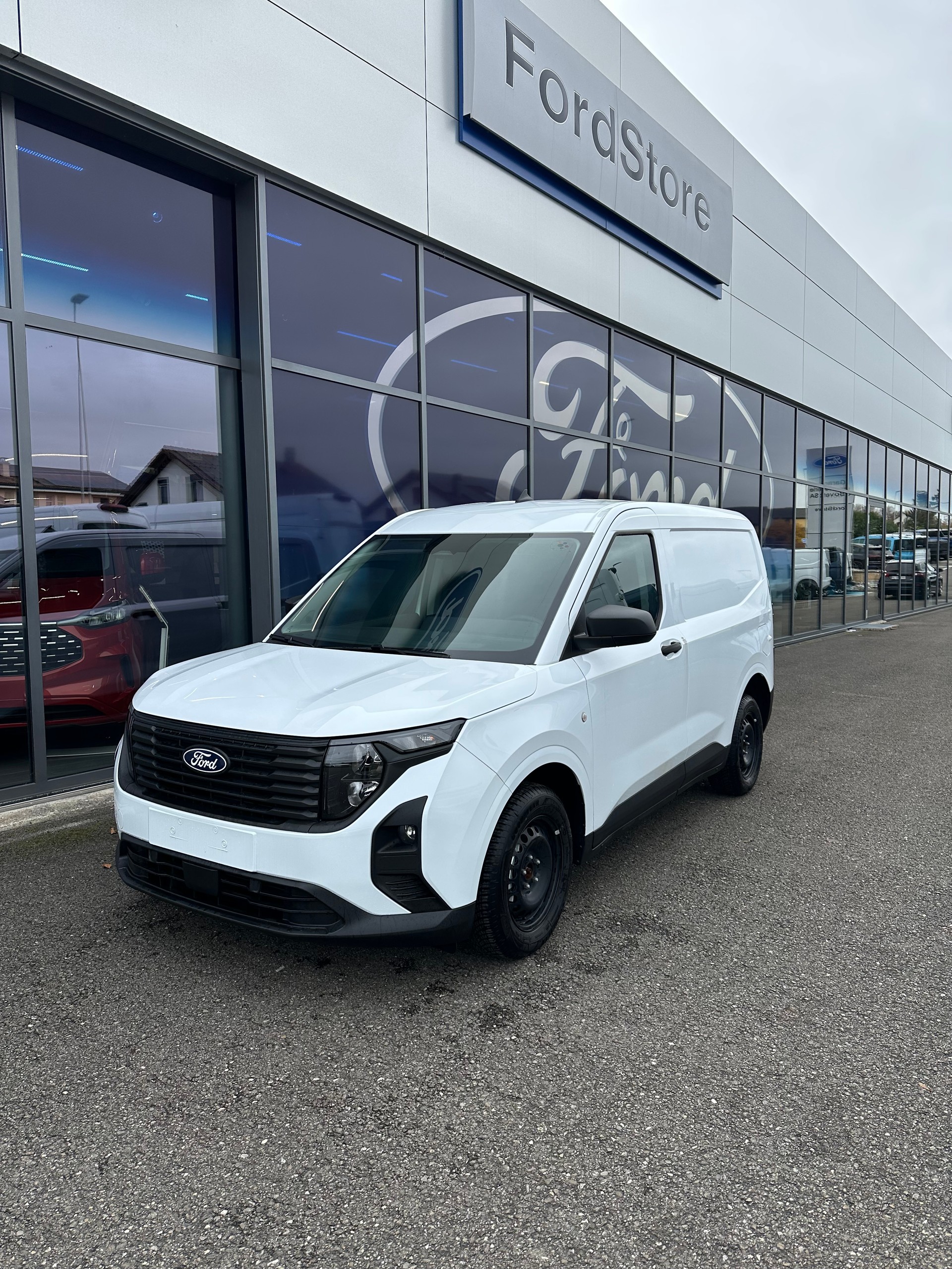 FORD Transit Courier van 1.5 EcoBlu Trend/100CV/Man.-image-1