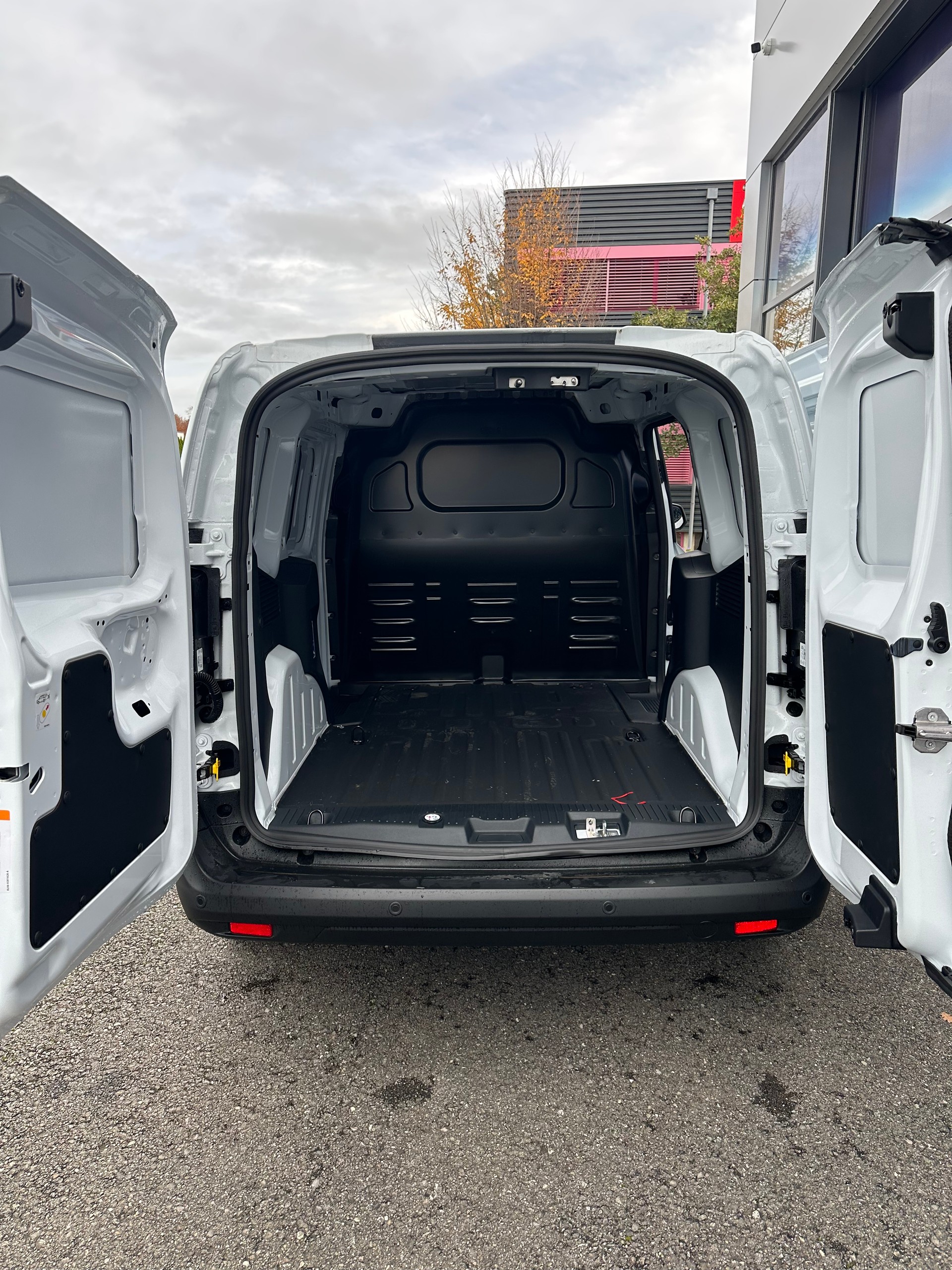FORD Transit Courier van 1.5 EcoBlu Trend/100CV/Man.-image-6