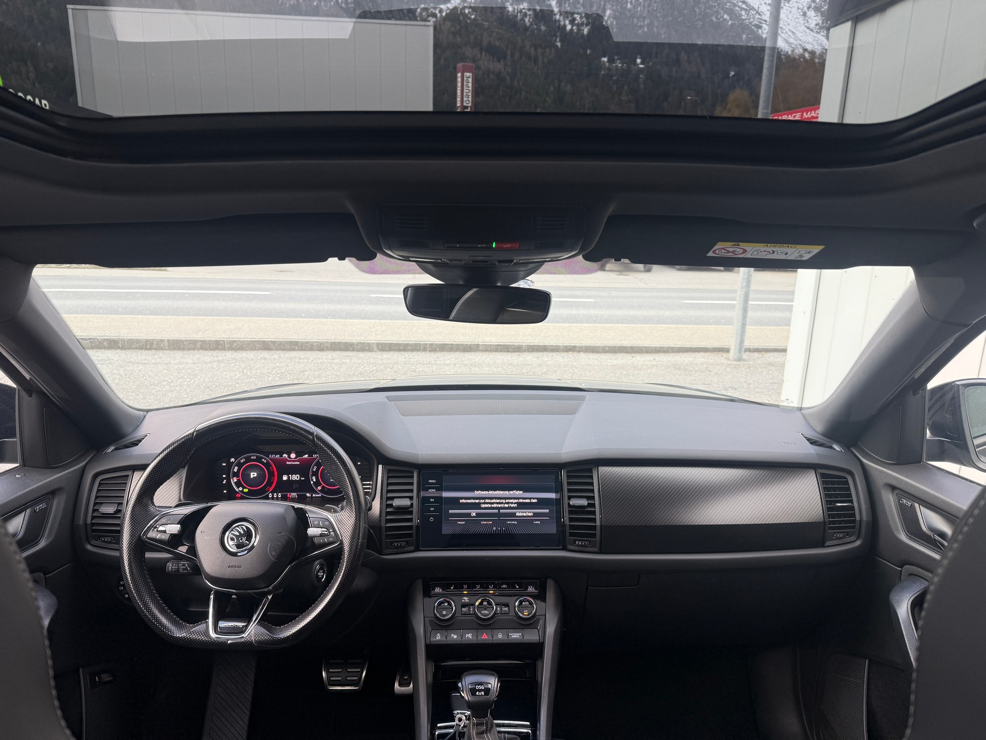SKODA Kodiaq 2.0 TDI SCR SportLine 4x4 DSG *CH-Fahrzeug**Panorama**AHK*-image-17