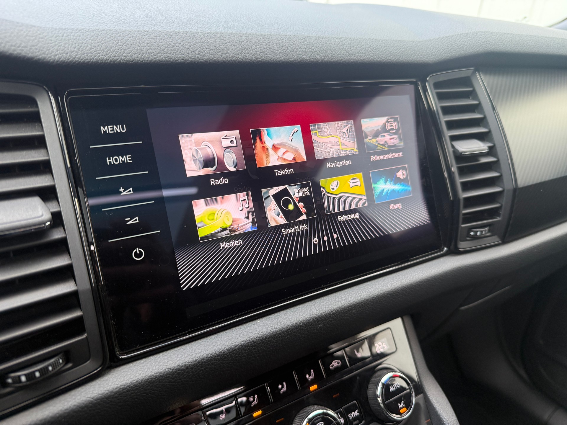 SKODA Kodiaq 2.0 TDI SCR SportLine 4x4 DSG *CH-Fahrzeug**Panorama**AHK*-image-23