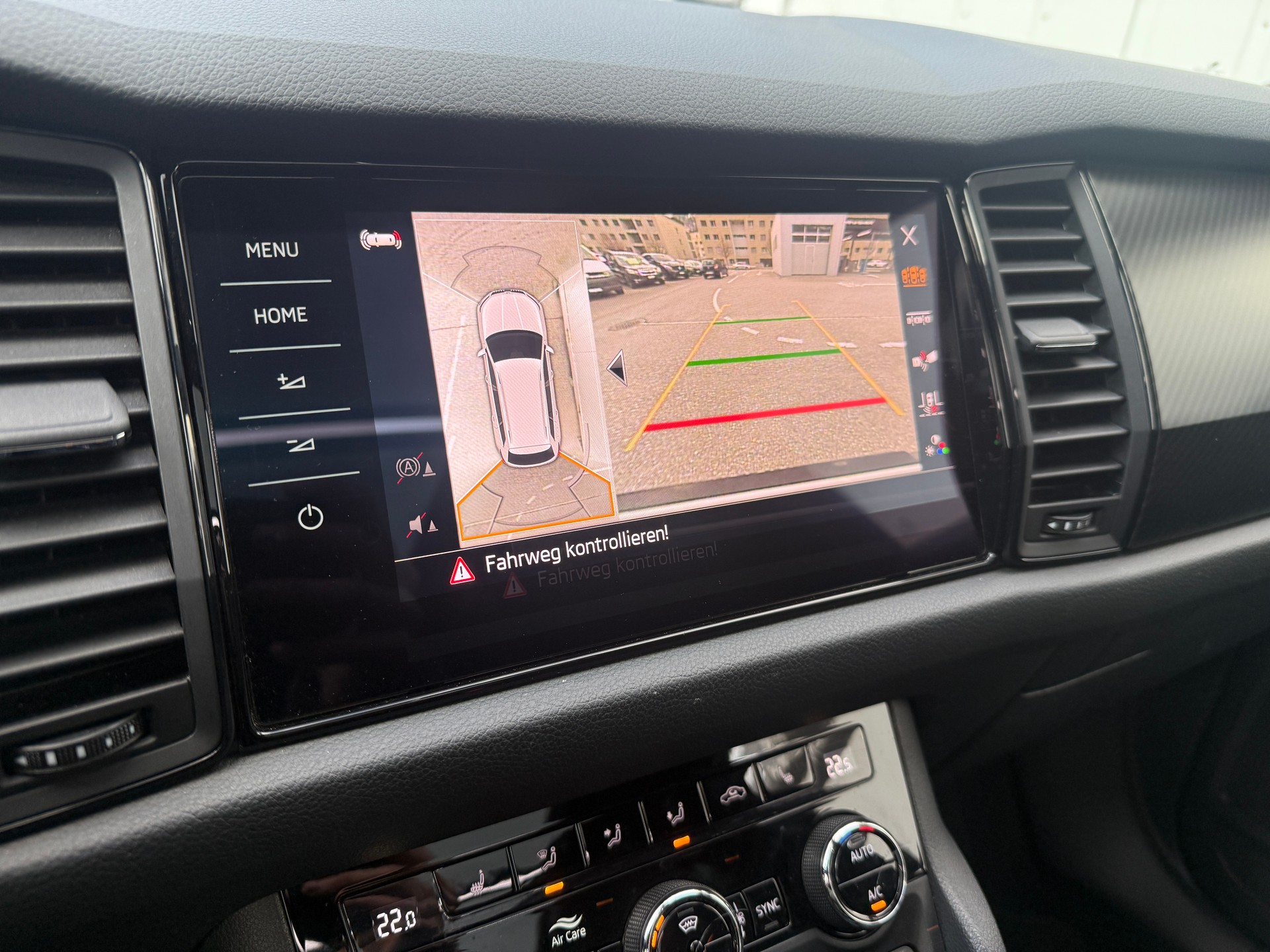 SKODA Kodiaq 2.0 TDI SCR SportLine 4x4 DSG *CH-Fahrzeug**Panorama**AHK*-image-24