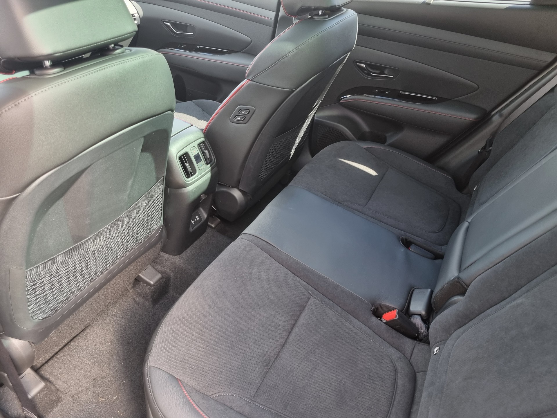 HYUNDAI Tucson 1.6 TGDI HEV N Line LUX pack 4WD-image-8