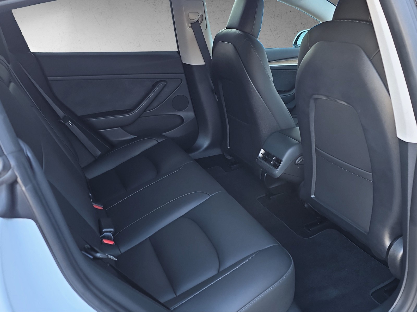 TESLA Model 3 Performance Dual Motor AWD 535 PS-image-14