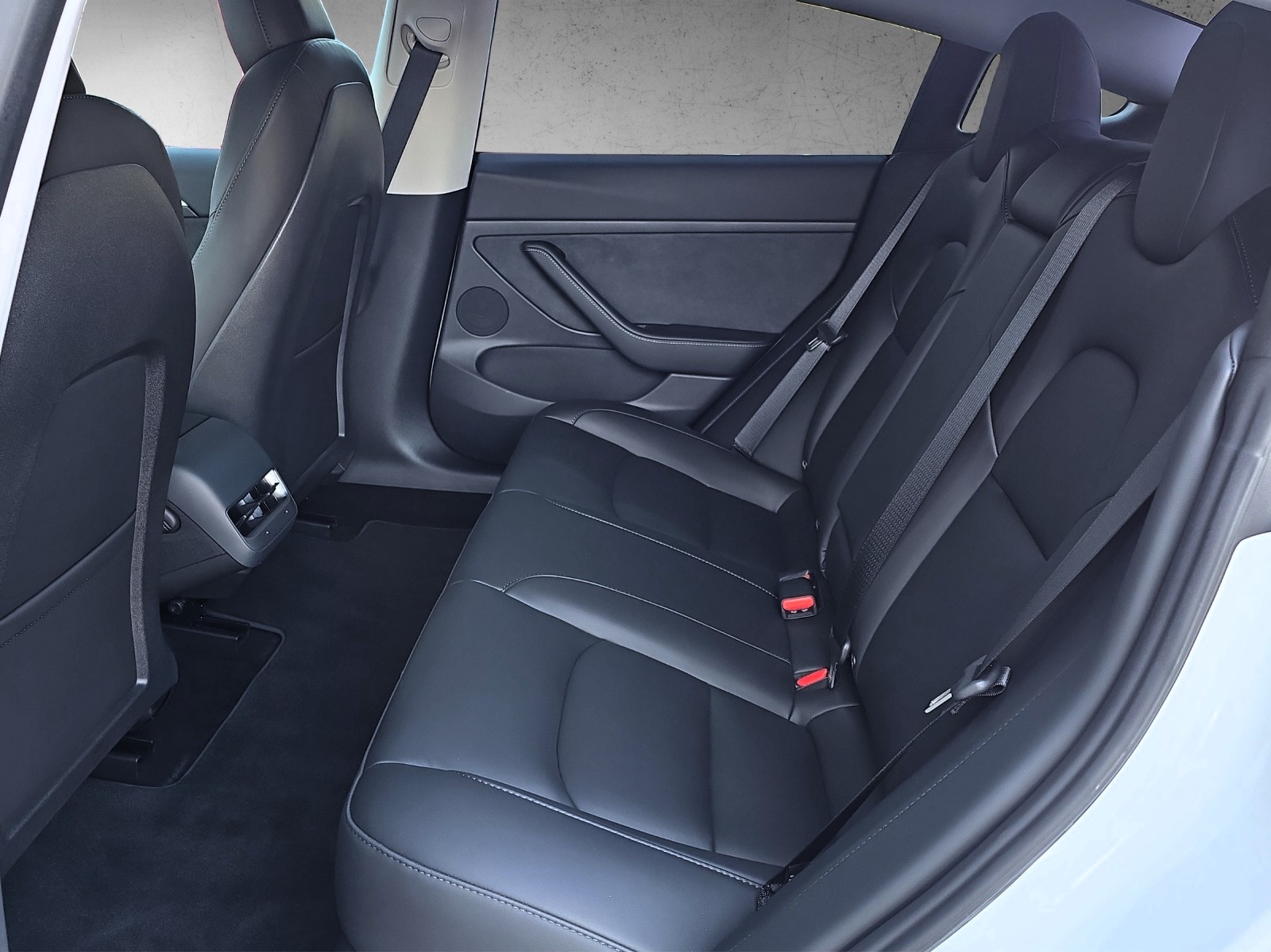 TESLA Model 3 Performance Dual Motor AWD 535 PS-image-13