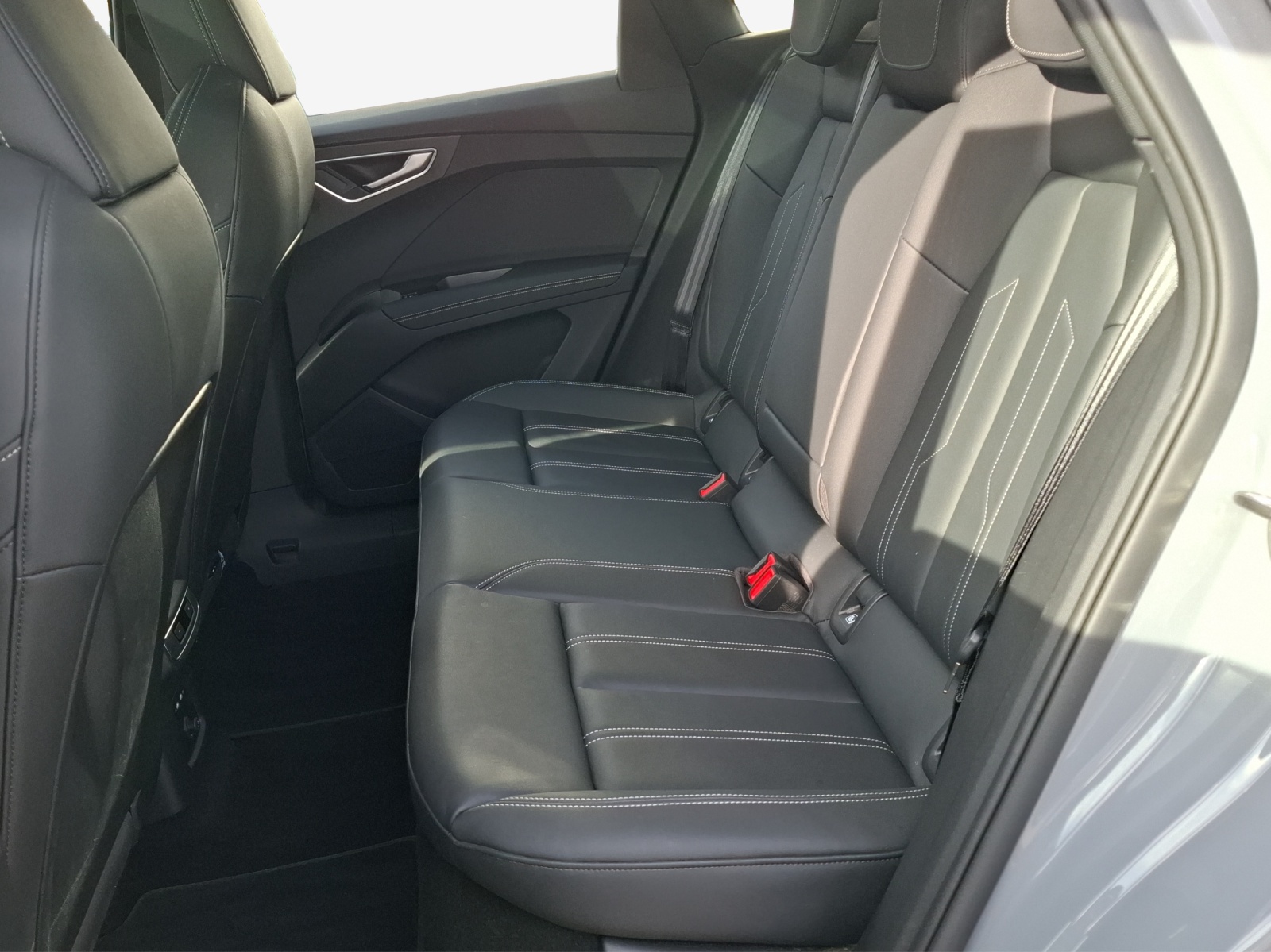 AUDI Q4 e-tron 45 Attraction quattro-image-11