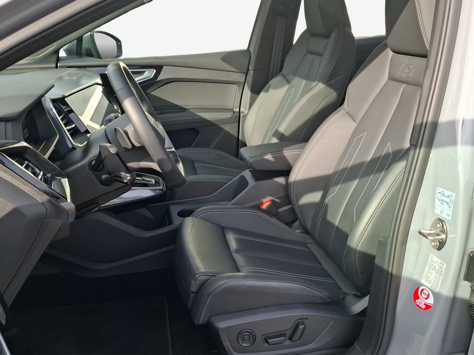 AUDI Q4 e-tron 45 Attraction quattro-image-7