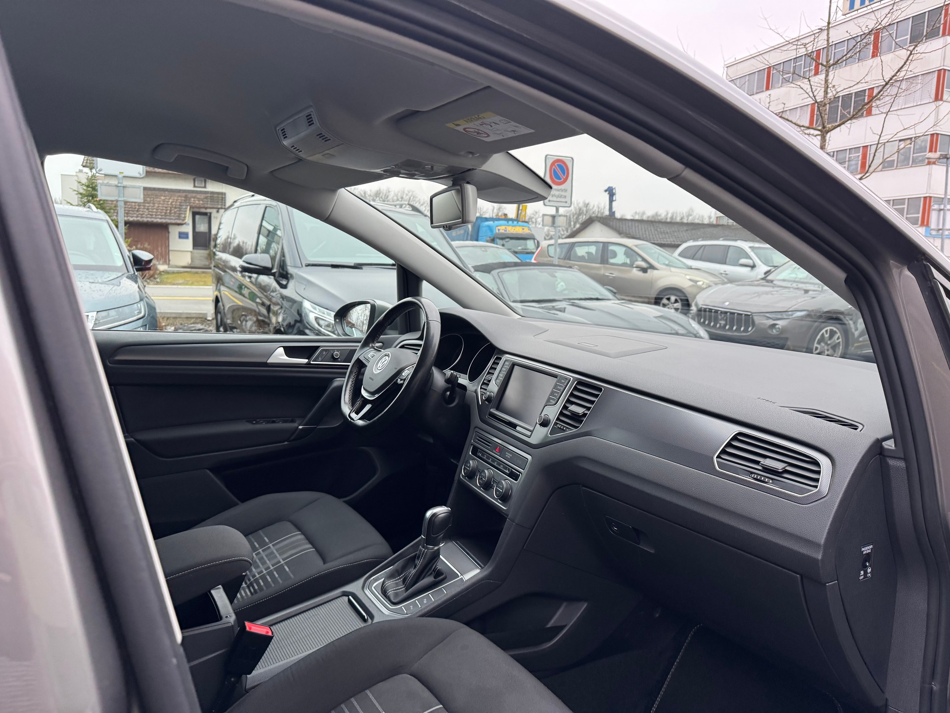 VW Golf Sportsvan 1.4 TSI Lounge DSG-image-8