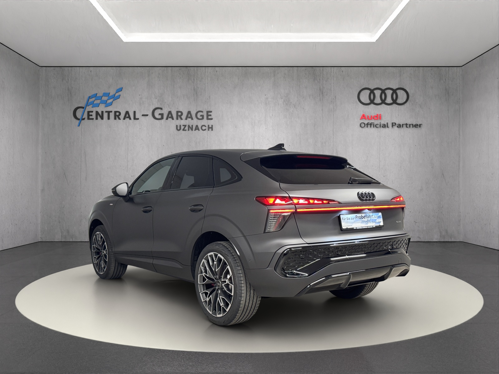 AUDI Q3 Sportback TFSI quattro 195 kW S tronic-image-2