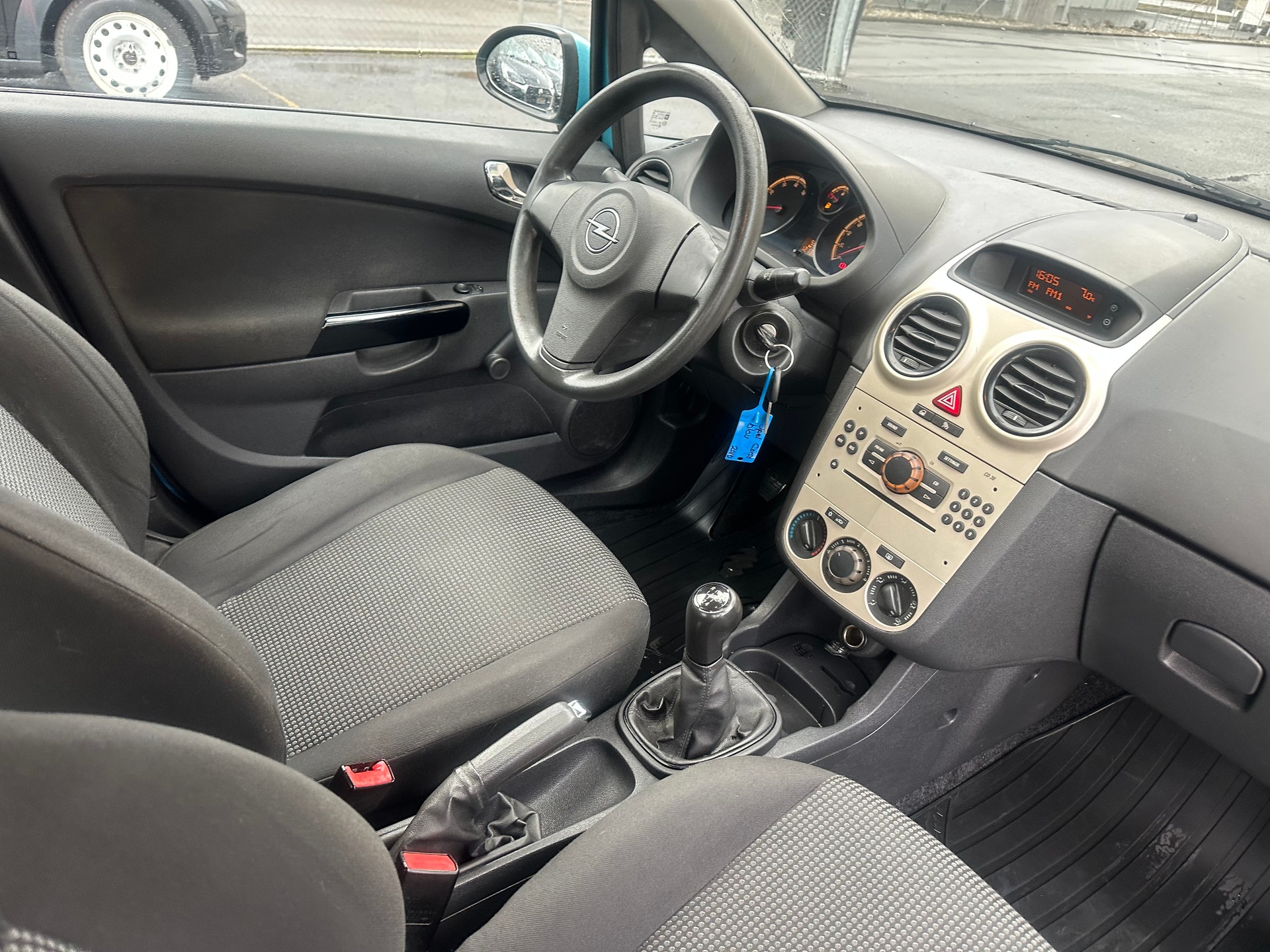 OPEL Corsa 1.2 TP Color Edition-image-15
