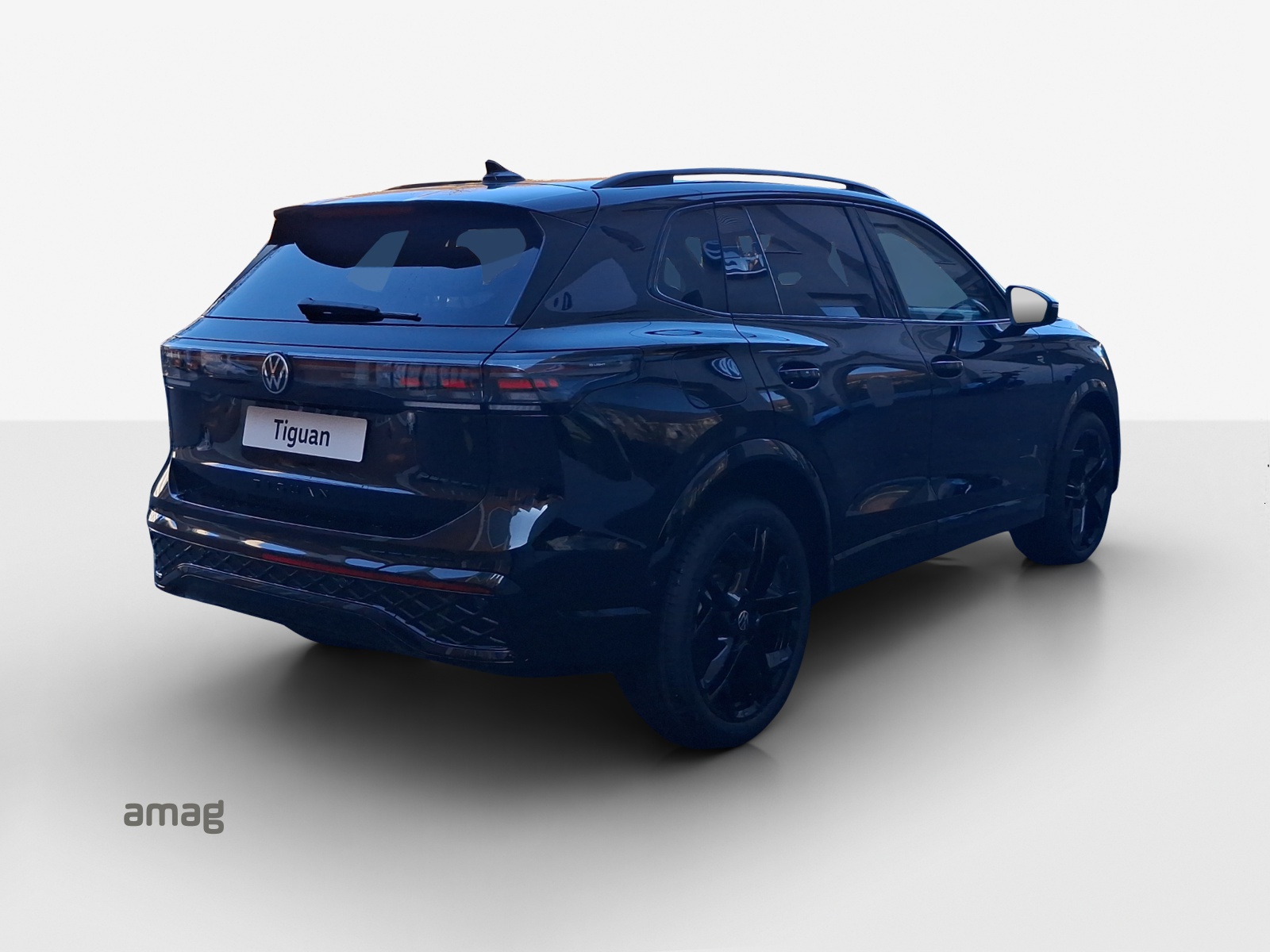 VW Tiguan 2.0 TSI DSG R-Line 4Motion-image-4