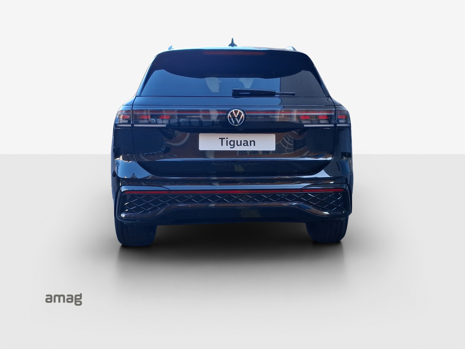VW Tiguan 2.0 TSI DSG R-Line 4Motion-image-3