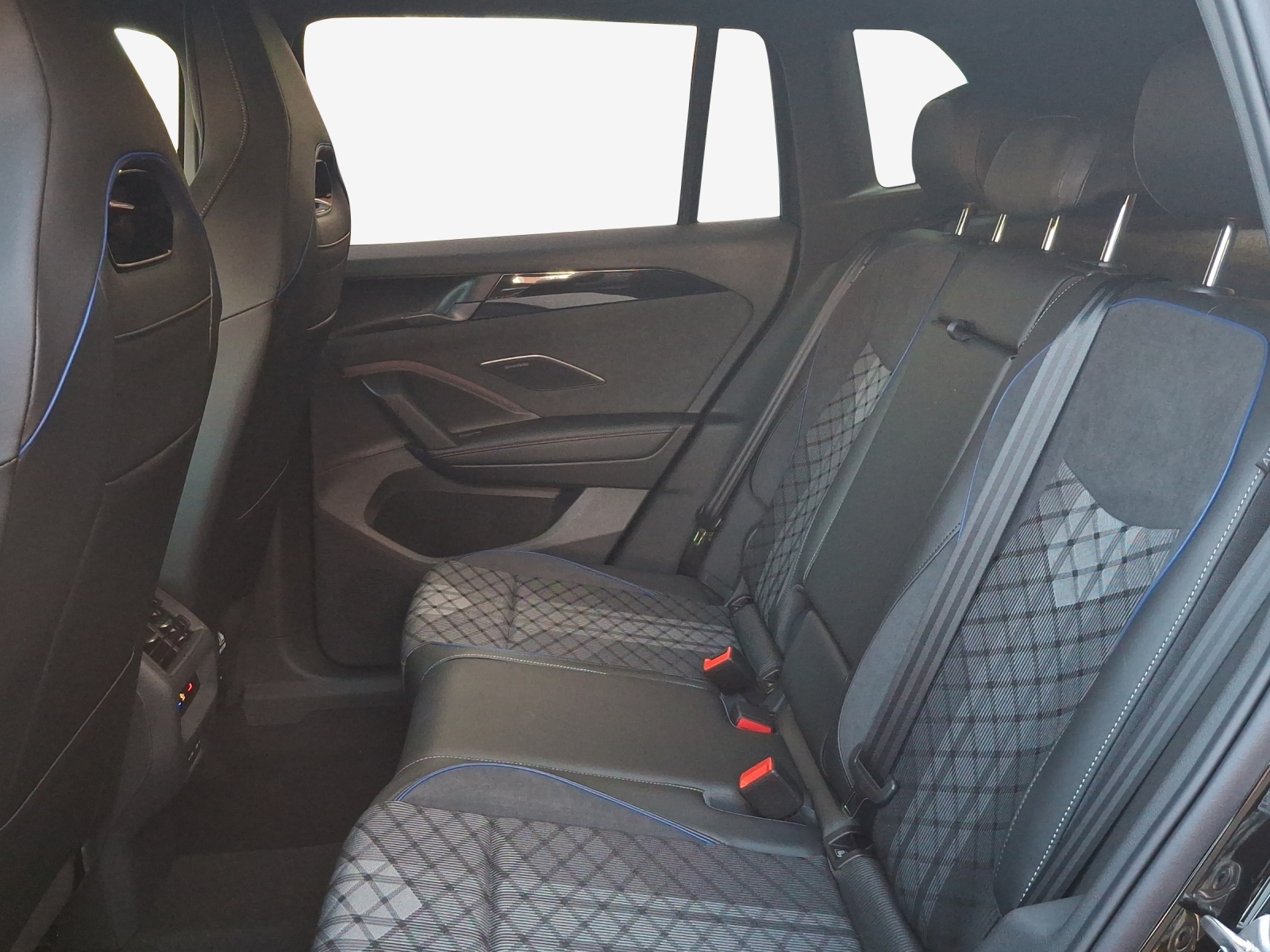 VW Tiguan 2.0 TSI DSG R-Line 4Motion-image-11