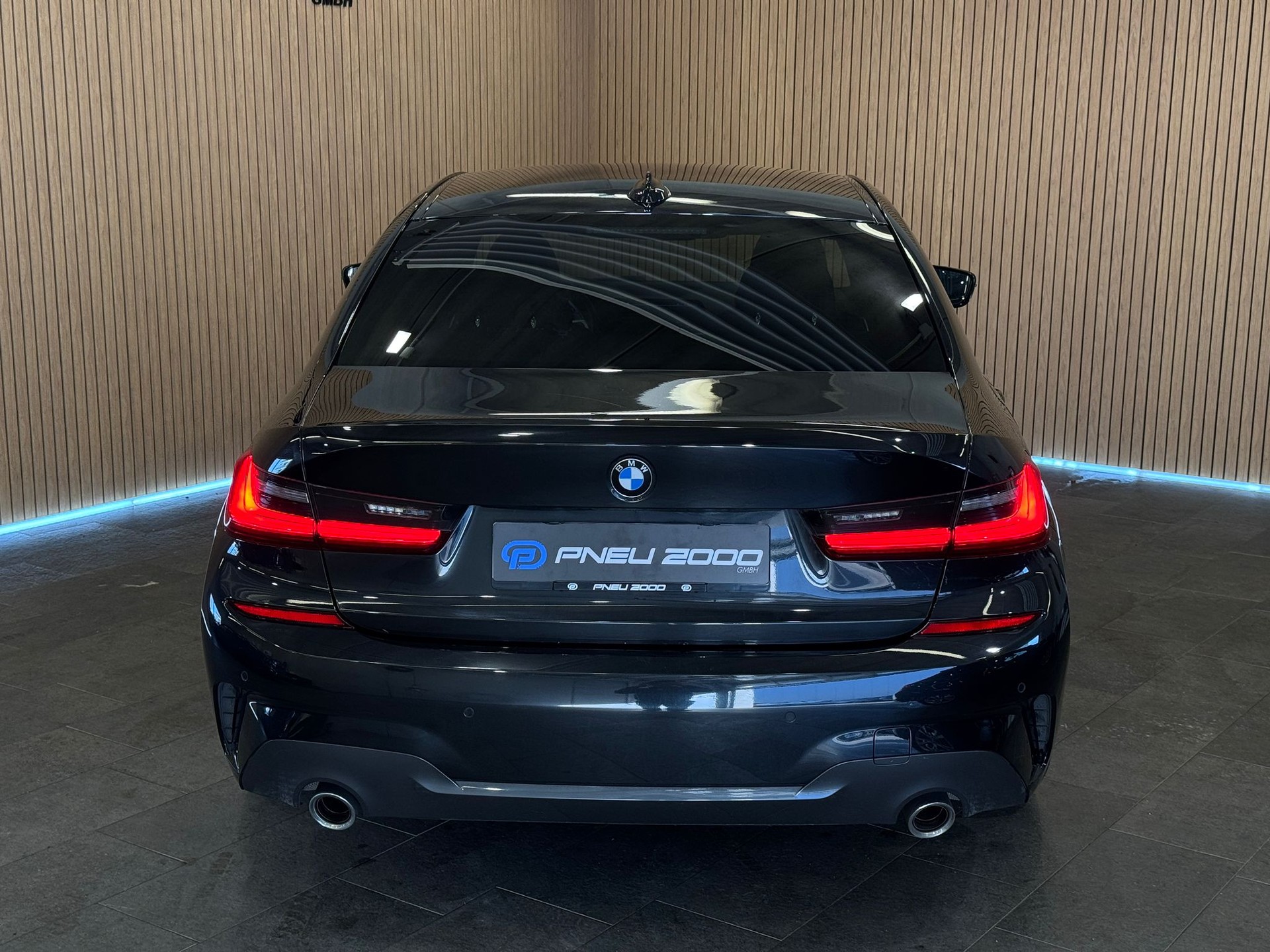 BMW 320d xDrive M Sport Steptronic-image-4