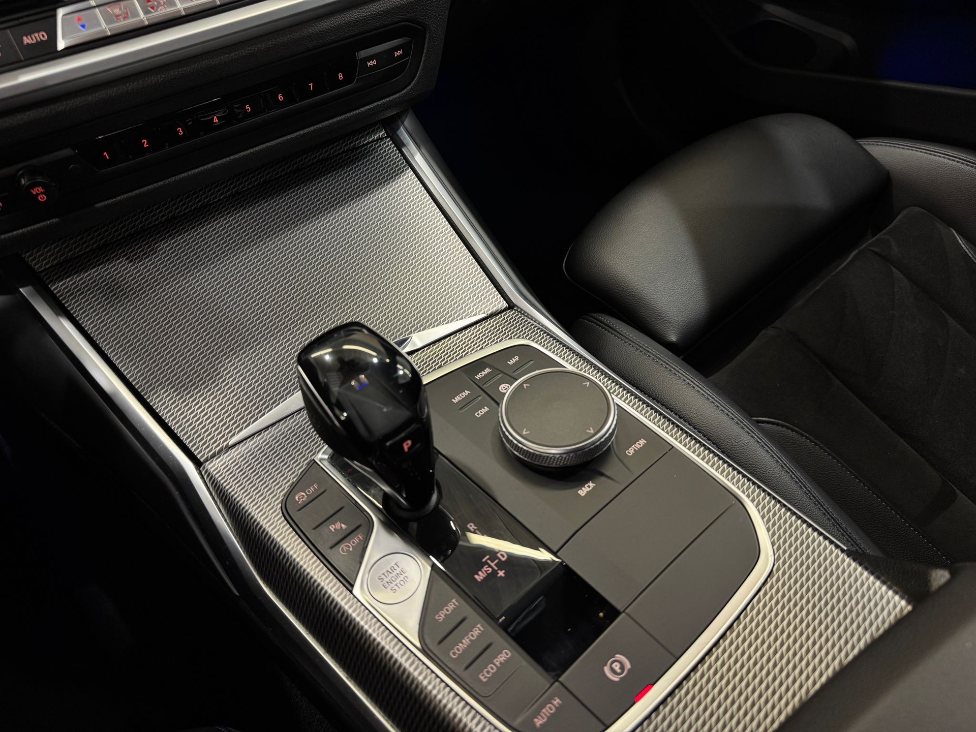 BMW 320d xDrive M Sport Steptronic-image-9