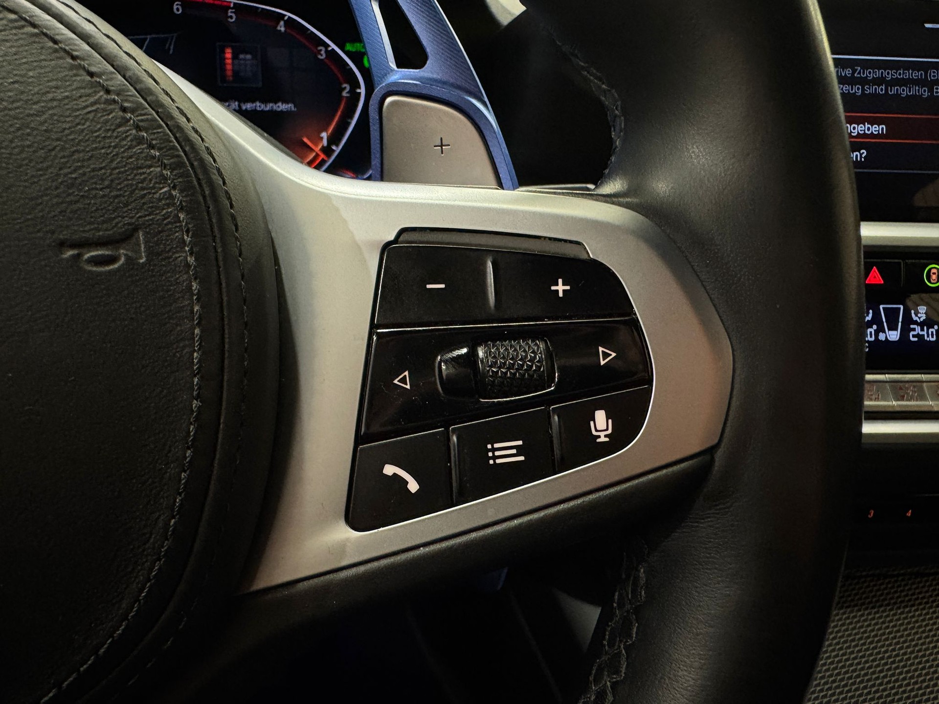 BMW 320d xDrive M Sport Steptronic-image-17