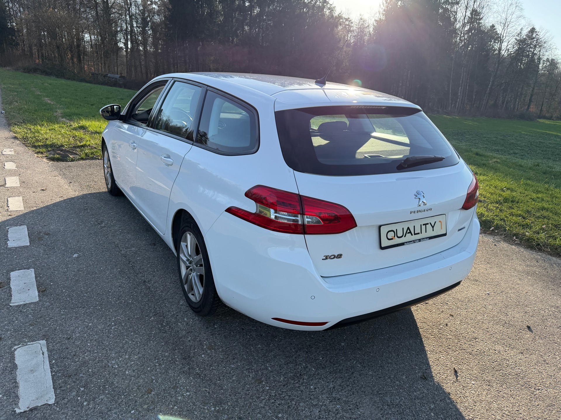 PEUGEOT 308 SW 1.2 THP Business-image-3