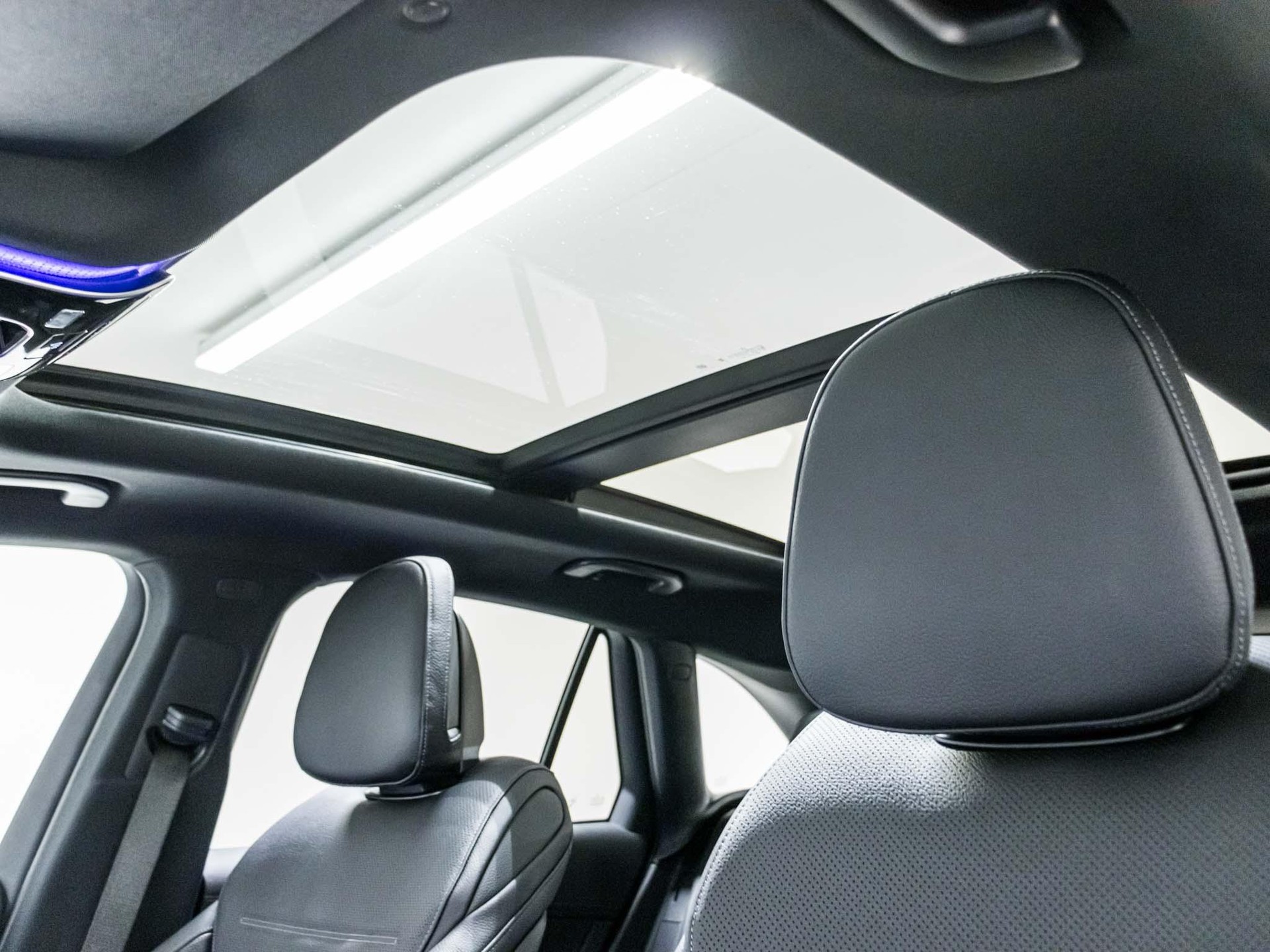 MERCEDES-BENZ GLC 300 4MATIC-image-8