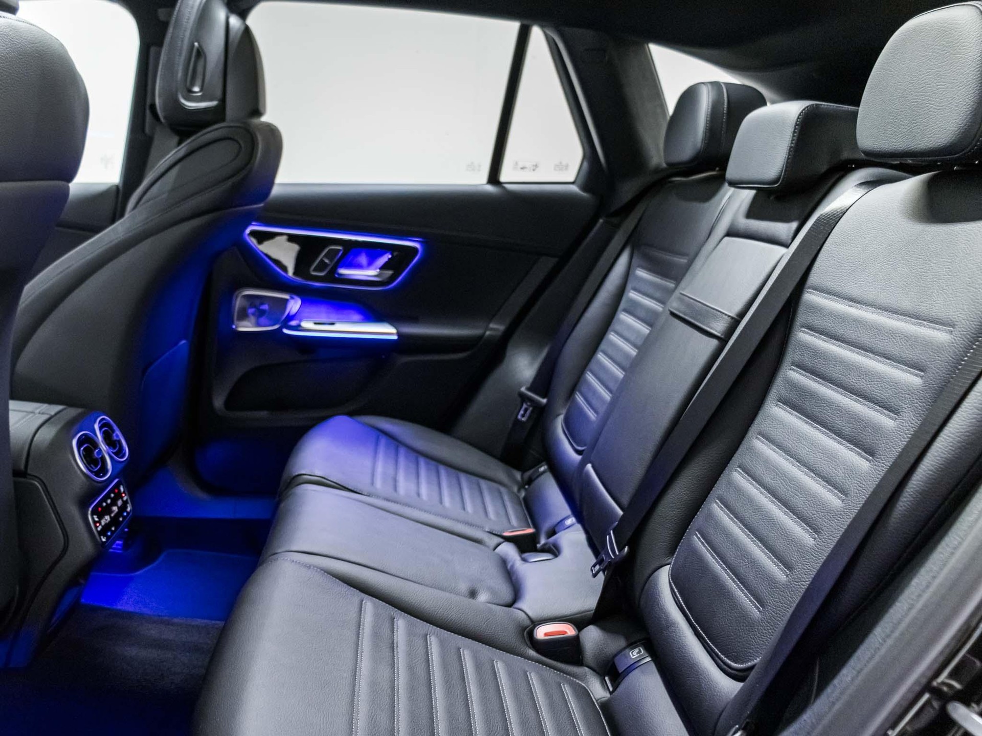 MERCEDES-BENZ GLC 300 4MATIC-image-7
