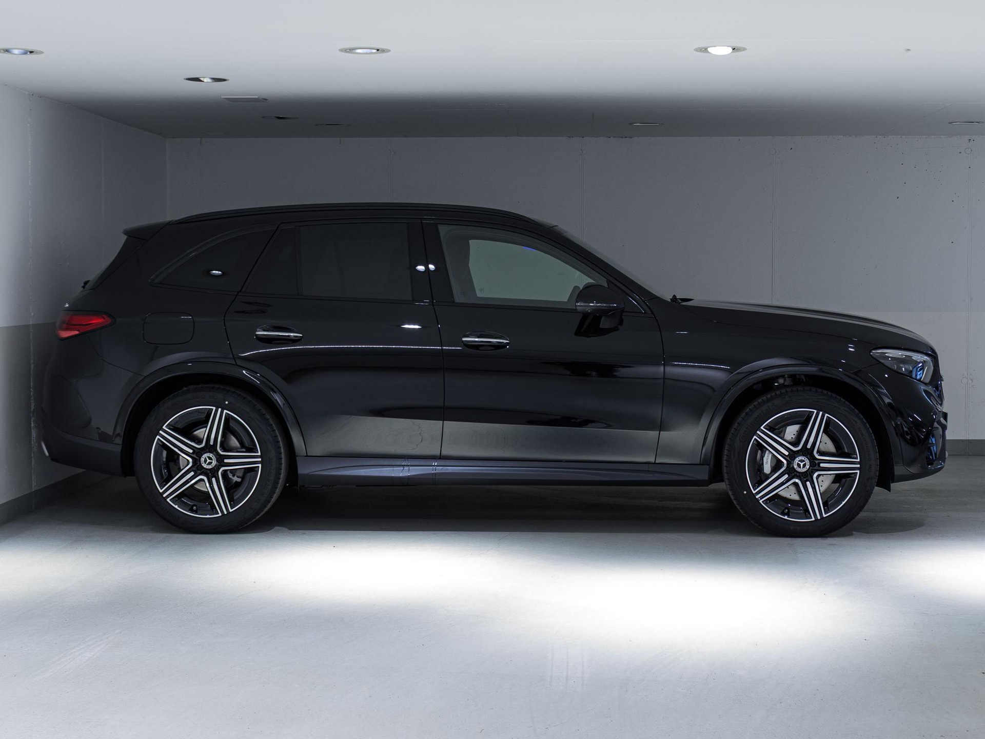 MERCEDES-BENZ GLC 300 4MATIC-image-1