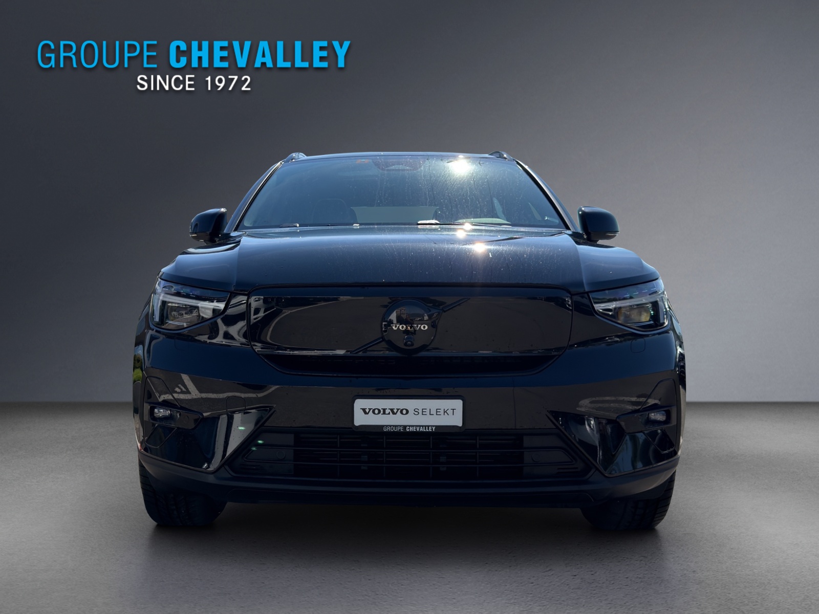 Image VOLVO EX40 EX40 82kWh Twin Motor Performance AWD Xcentric Black Edition