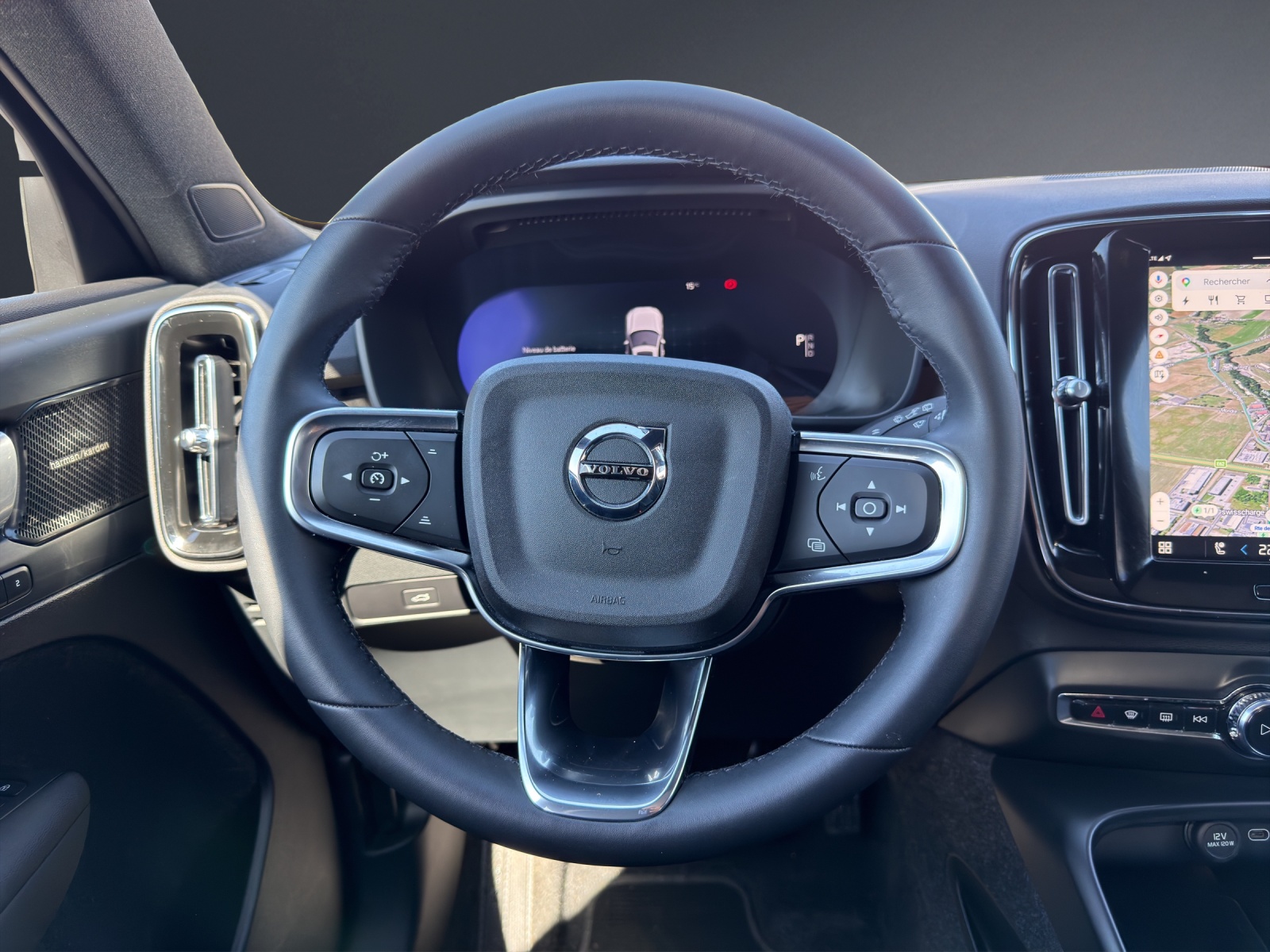 Image VOLVO EX40 EX40 82kWh Twin Motor Performance AWD Xcentric Black Edition