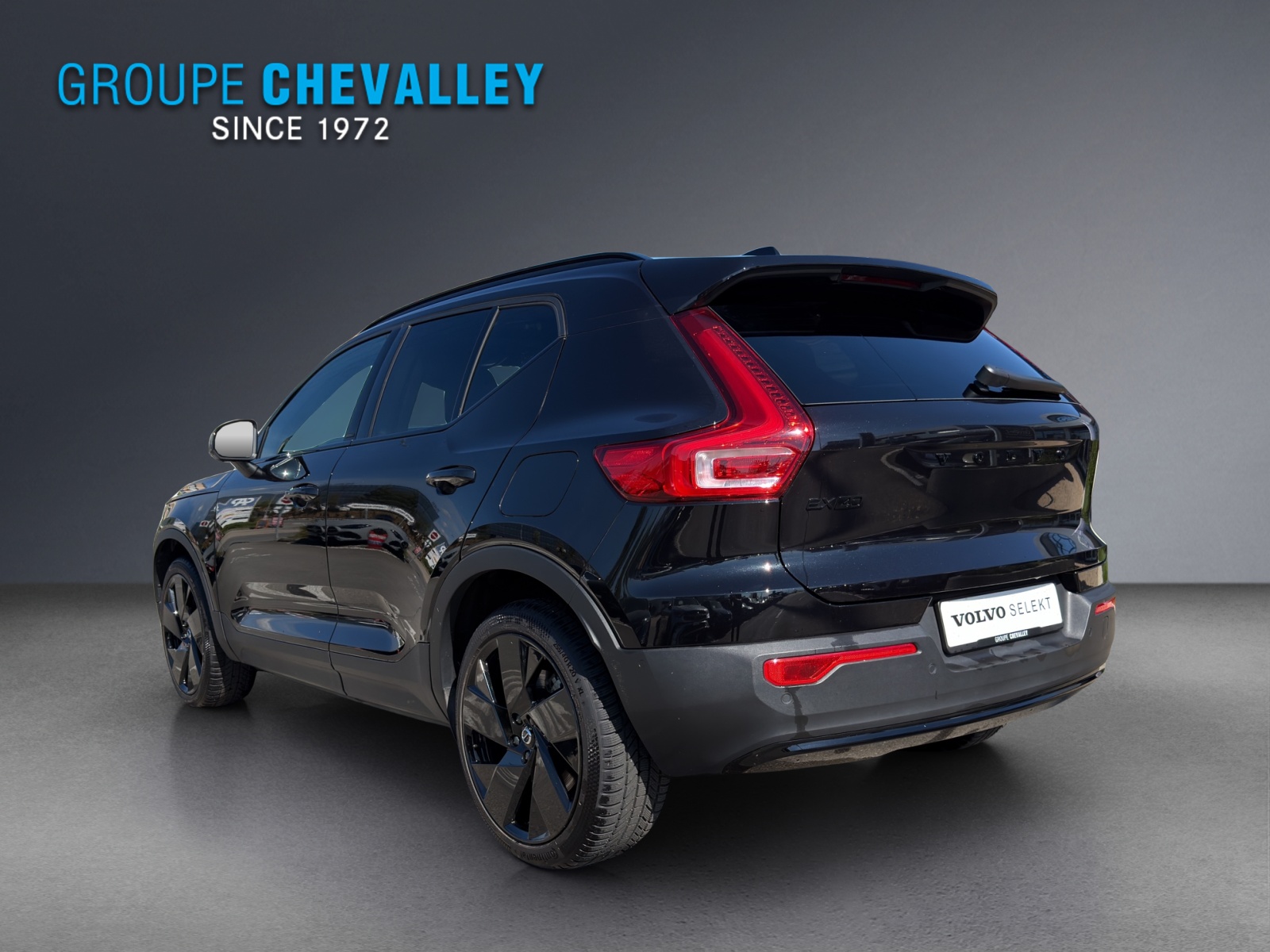 Image VOLVO EX40 EX40 82kWh Twin Motor Performance AWD Xcentric Black Edition