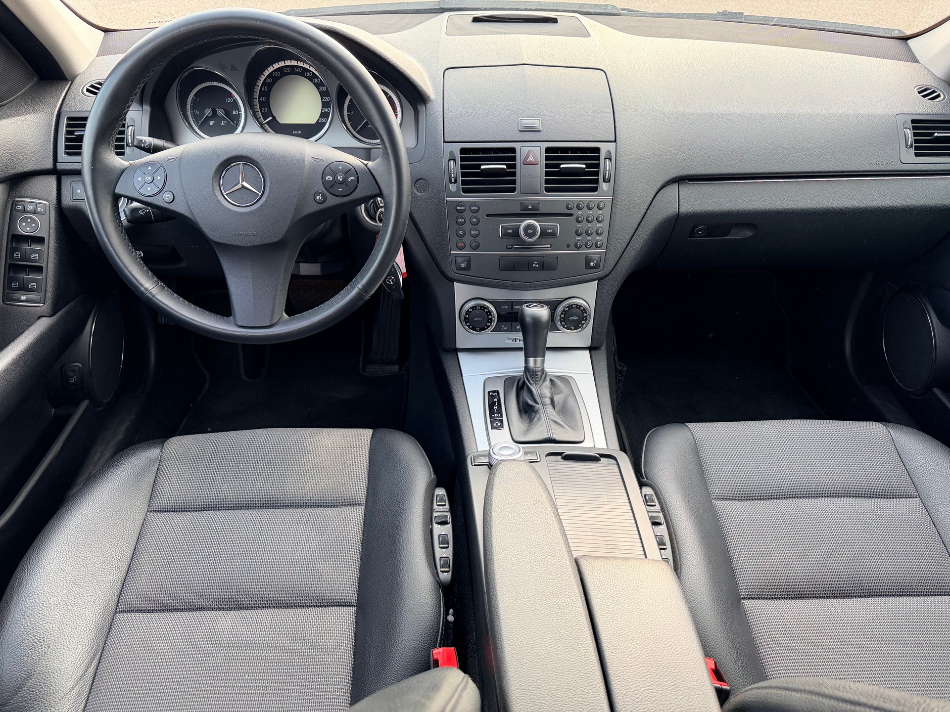MERCEDES-BENZ C 250 CDI BlueEff. Avantgarde 4Matic 7G-Tronic-image-15