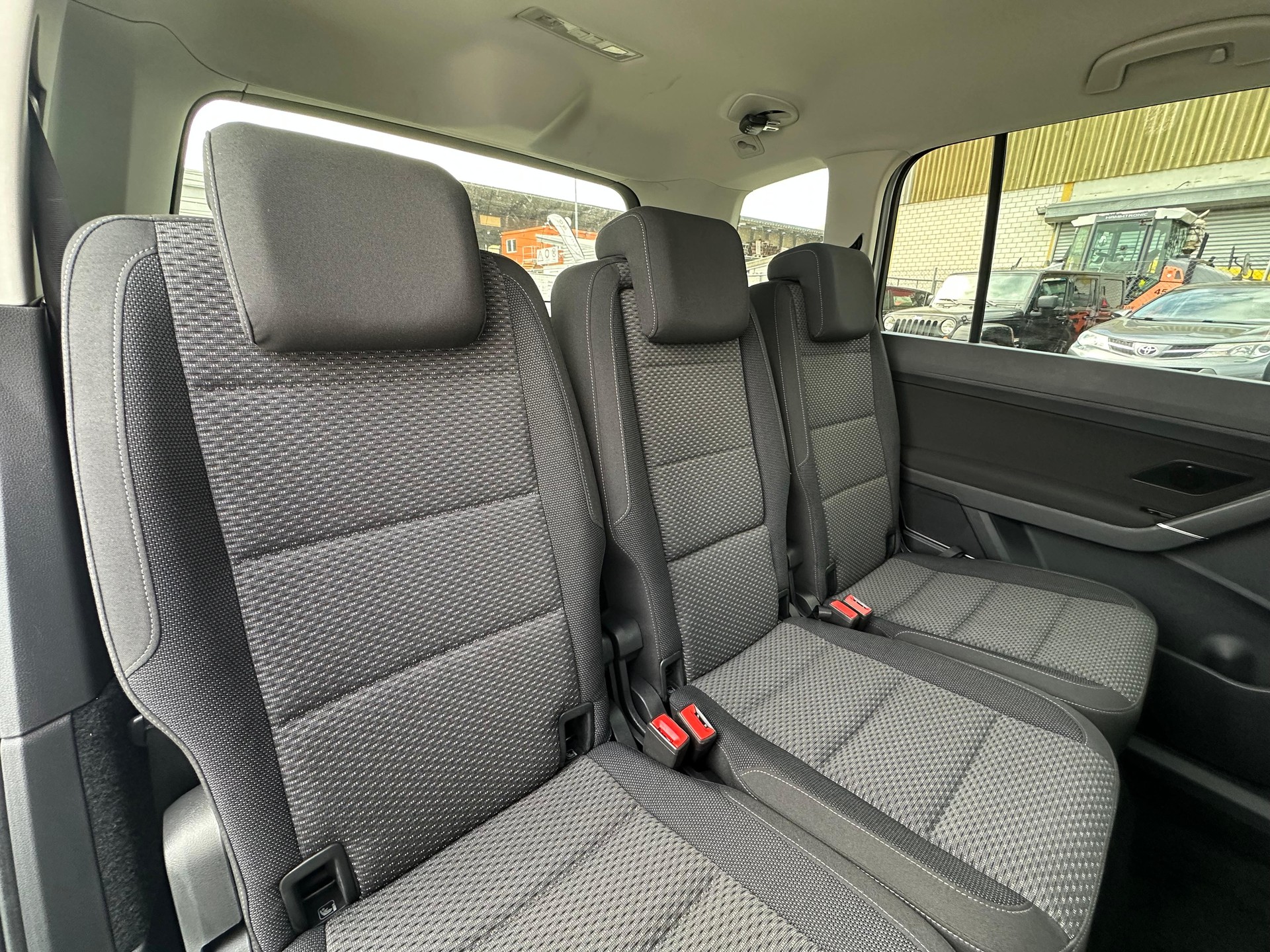 VW Touran 1.6 TDI BlueMotion Technology Comfortline DSG-image-10
