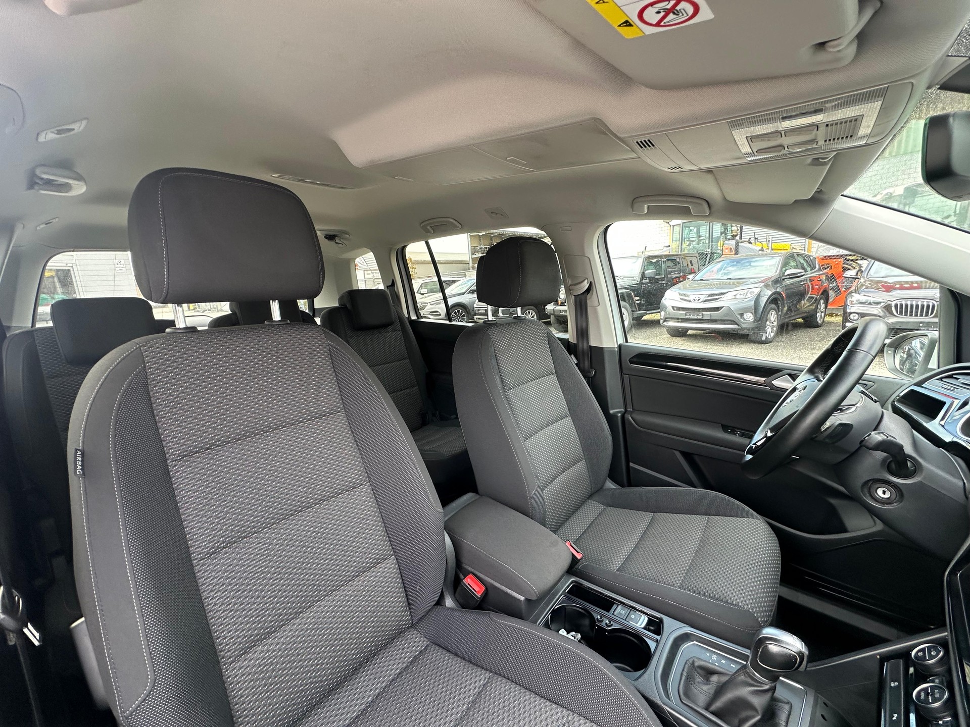 VW Touran 1.6 TDI BlueMotion Technology Comfortline DSG-image-9