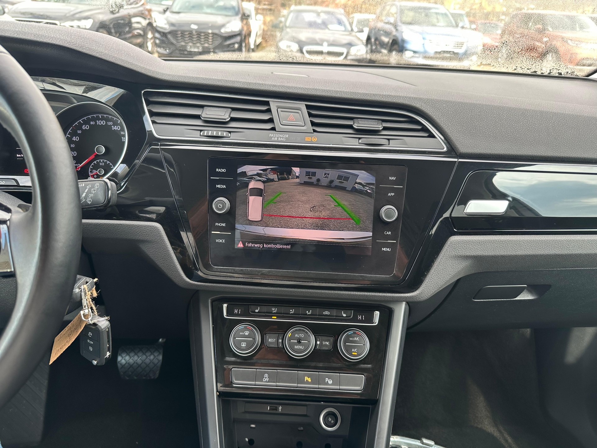 VW Touran 1.6 TDI BlueMotion Technology Comfortline DSG-image-7