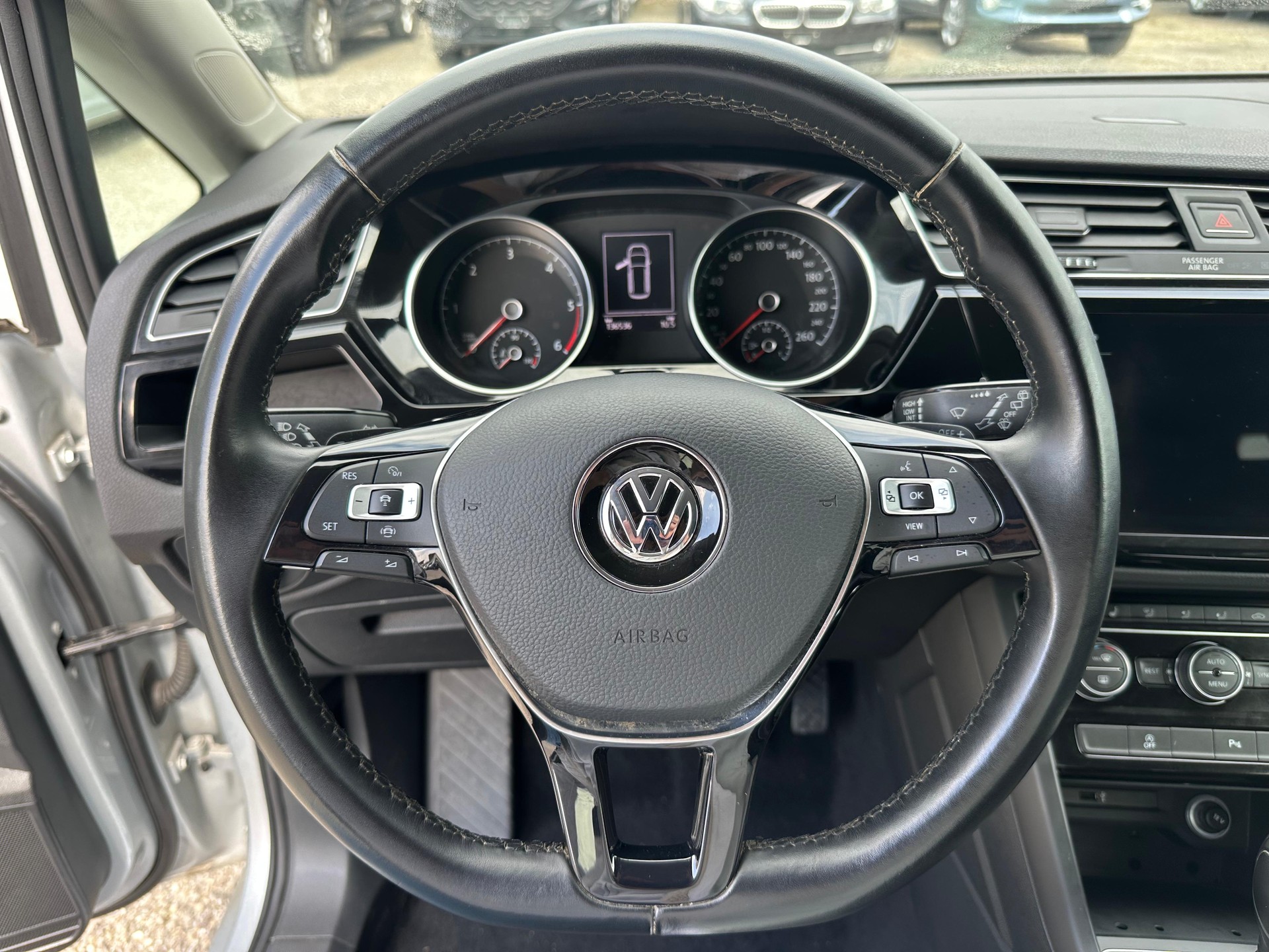 VW Touran 1.6 TDI BlueMotion Technology Comfortline DSG-image-6