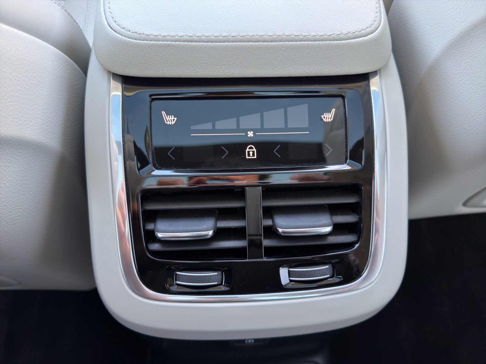 VOLVO XC90 T8 eAWD Inscription Expression Geartronic-image-8