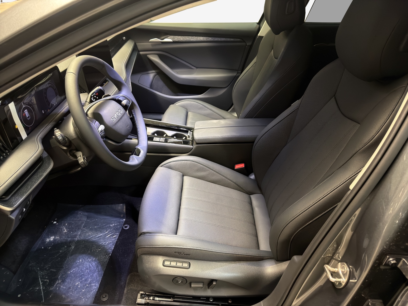 SKODA Superb Combi 1.5 TSI PHEV Selection DSG-image-7