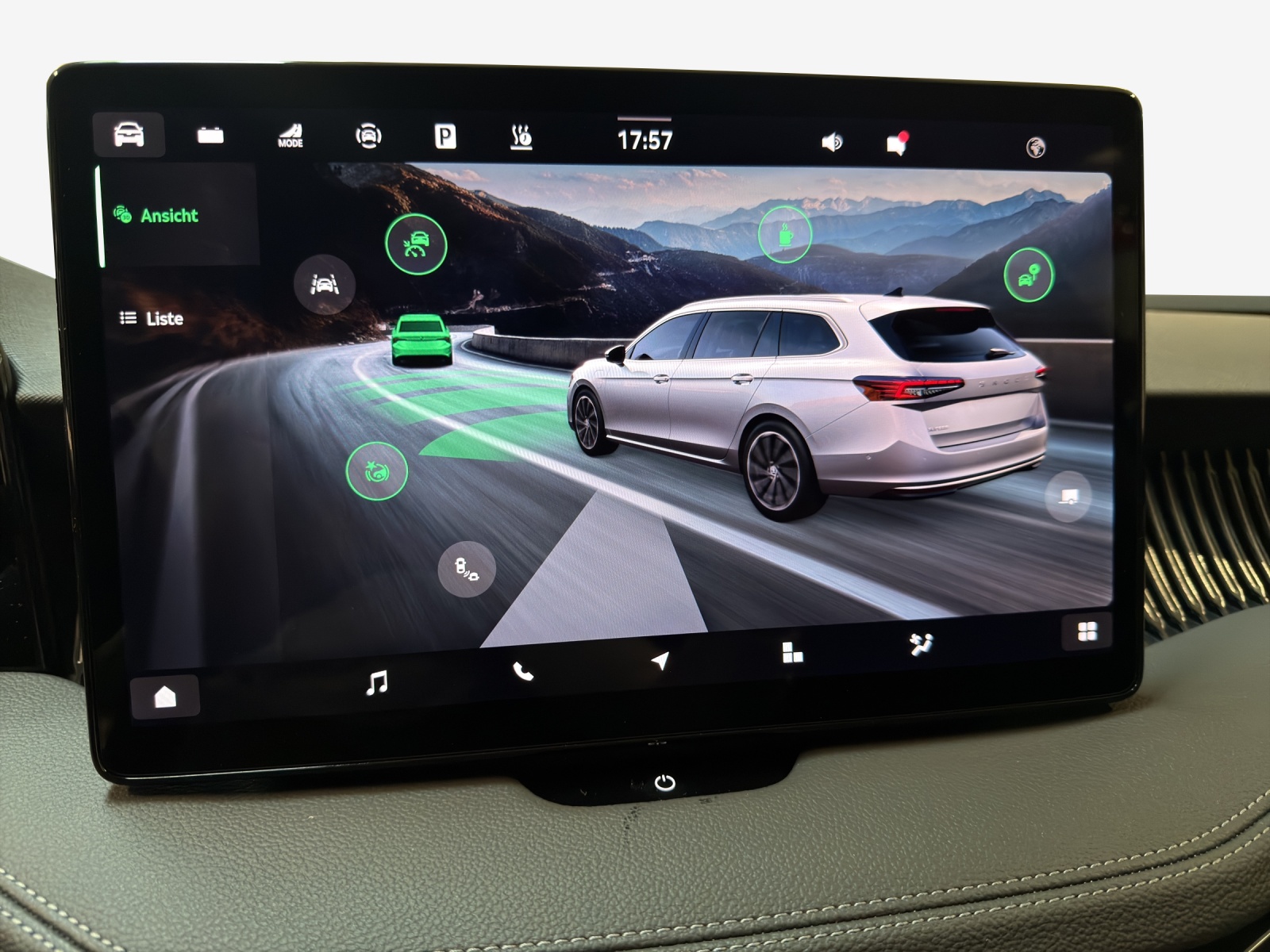 SKODA Superb Combi 1.5 TSI PHEV Selection DSG-image-15