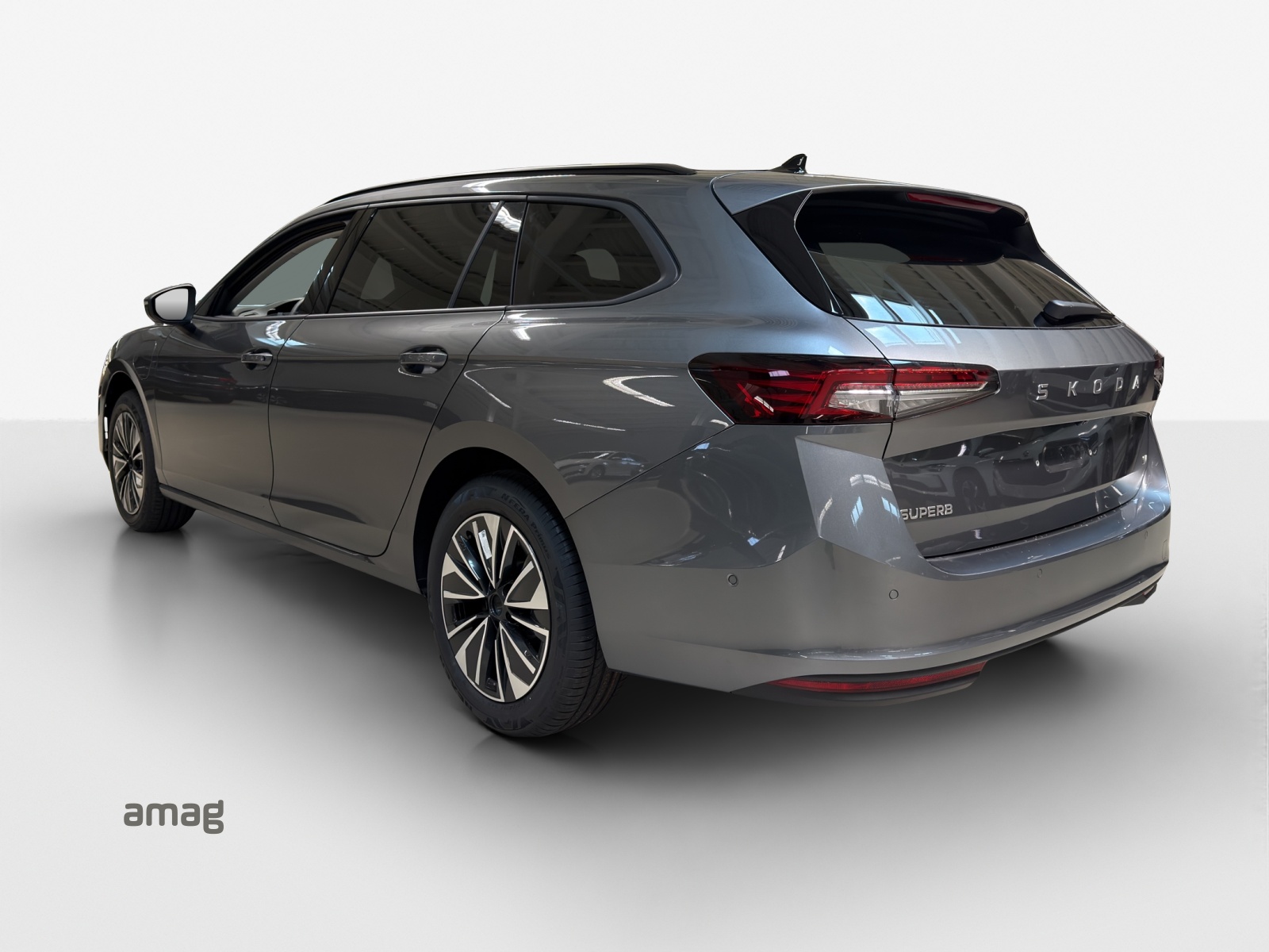 SKODA Superb Combi 1.5 TSI PHEV Selection DSG-image-2