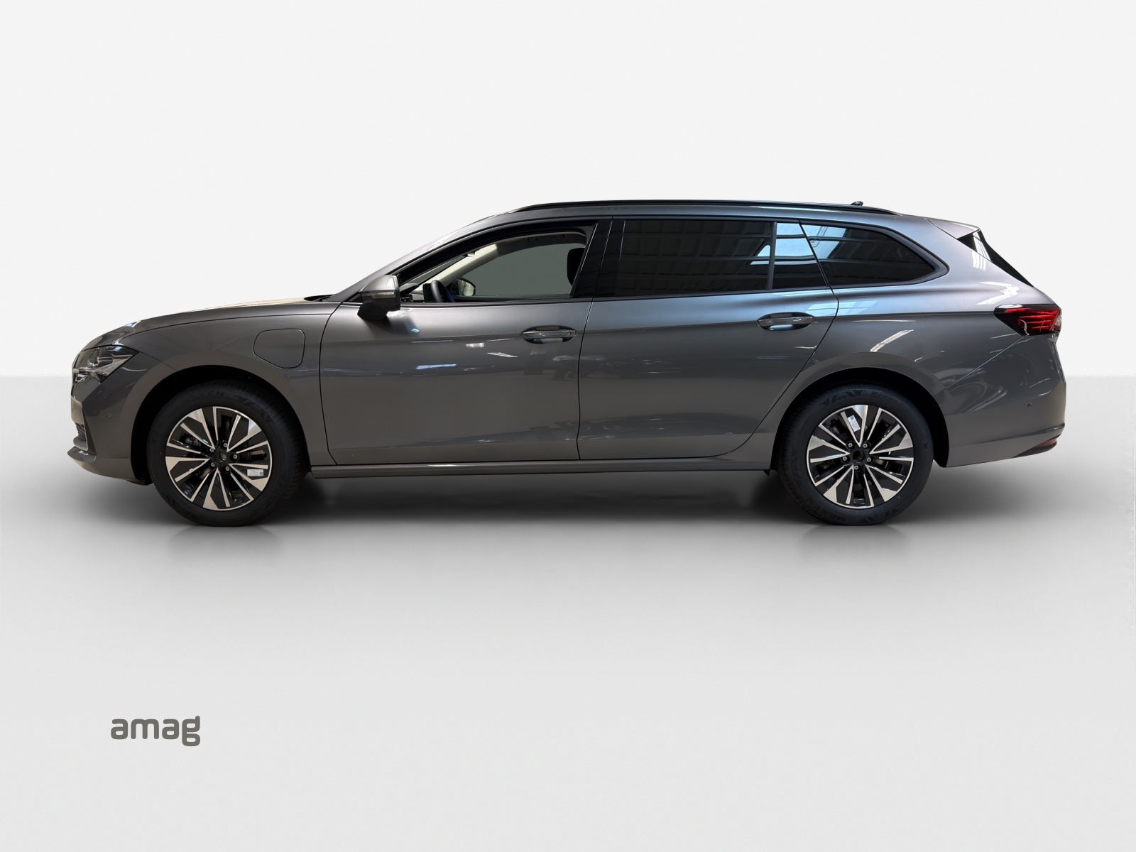 SKODA Superb Combi 1.5 TSI PHEV Selection DSG-image-1