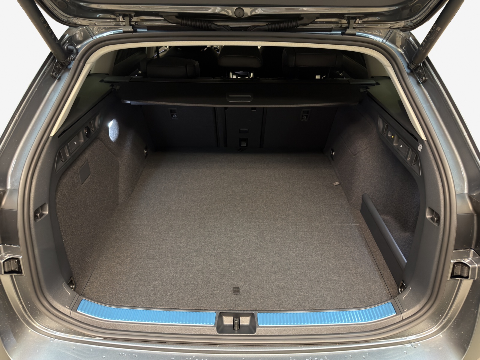 SKODA Superb Combi 1.5 TSI PHEV Selection DSG-image-12