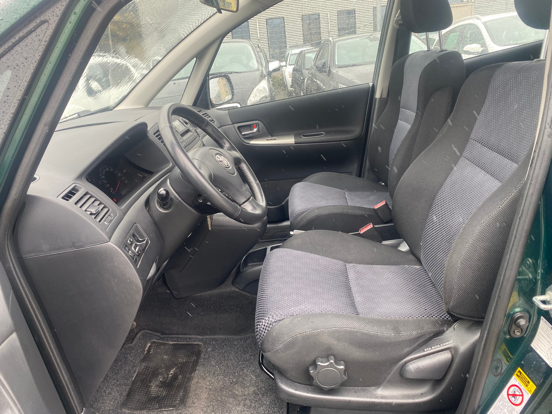 TOYOTA Corolla Verso 1.8-image-10