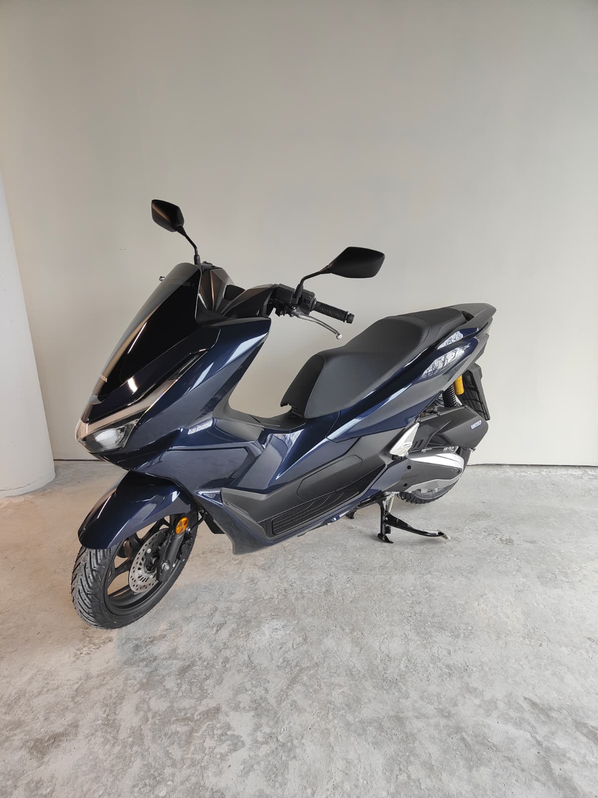 HONDA PCX 125 i ABS-showroom-element-1