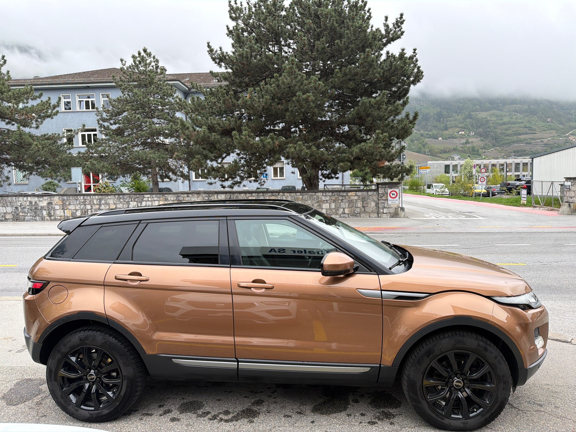 LAND ROVER Range Rover Evoque 2.0 Si4 Pure AT9-image-3