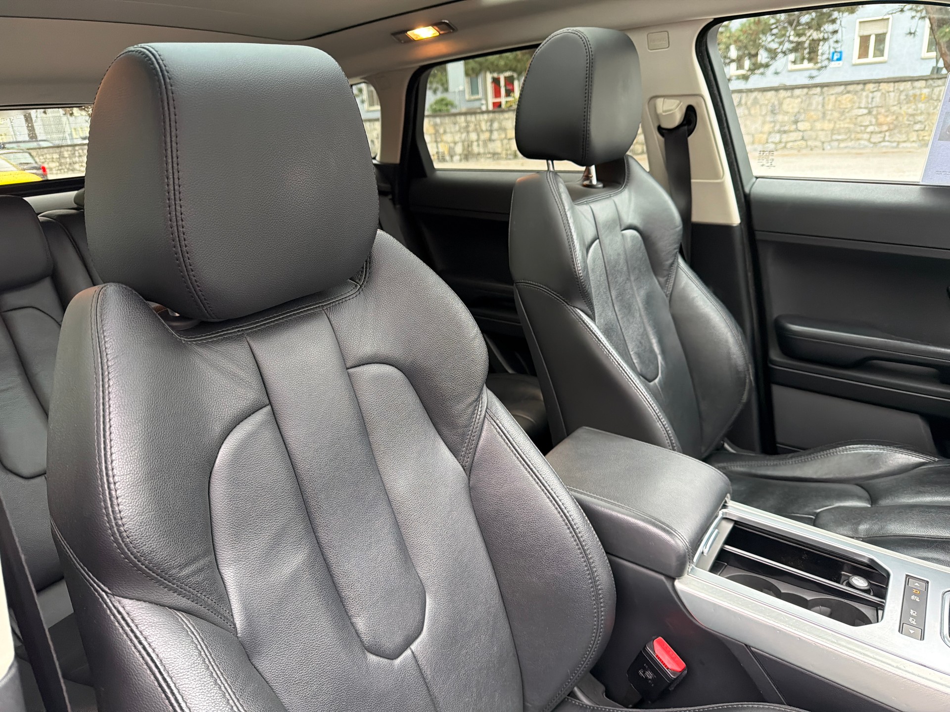 LAND ROVER Range Rover Evoque 2.0 Si4 Pure AT9-image-13