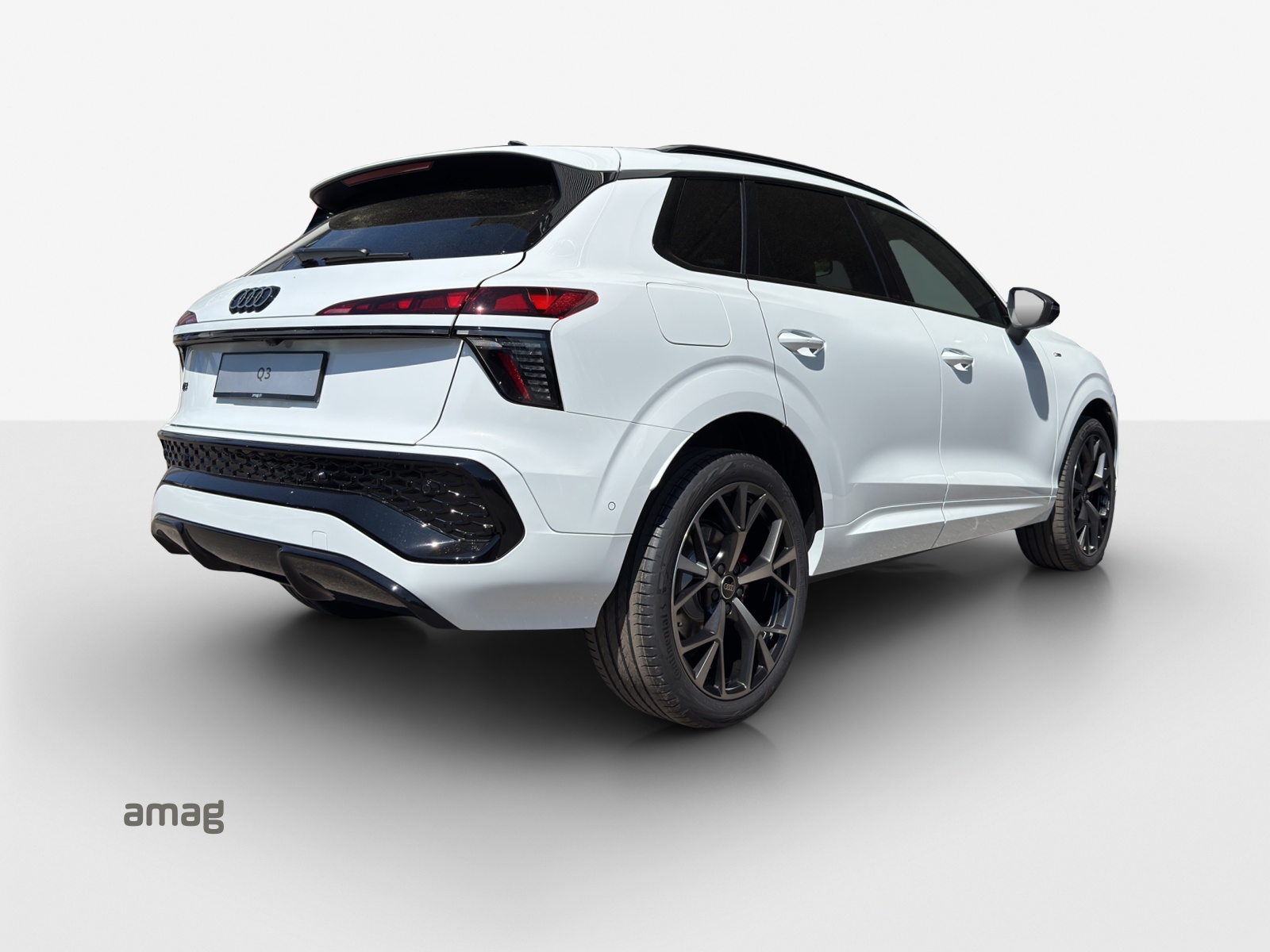 AUDI Q3 SUV 110 kW TFSI S tronic-image-5