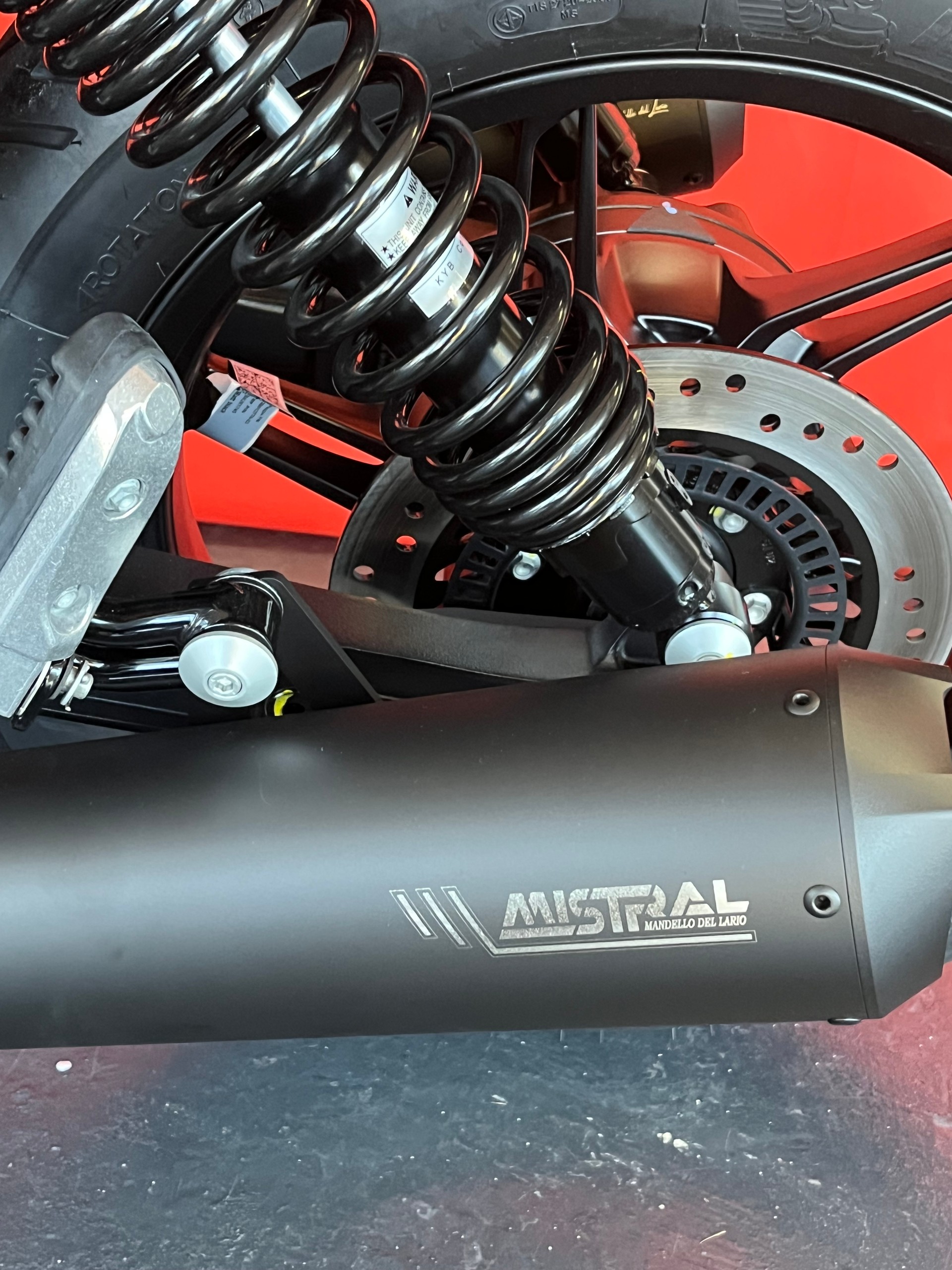 MOTO GUZZI V7 IV 850 Special Black level Evo-image-8