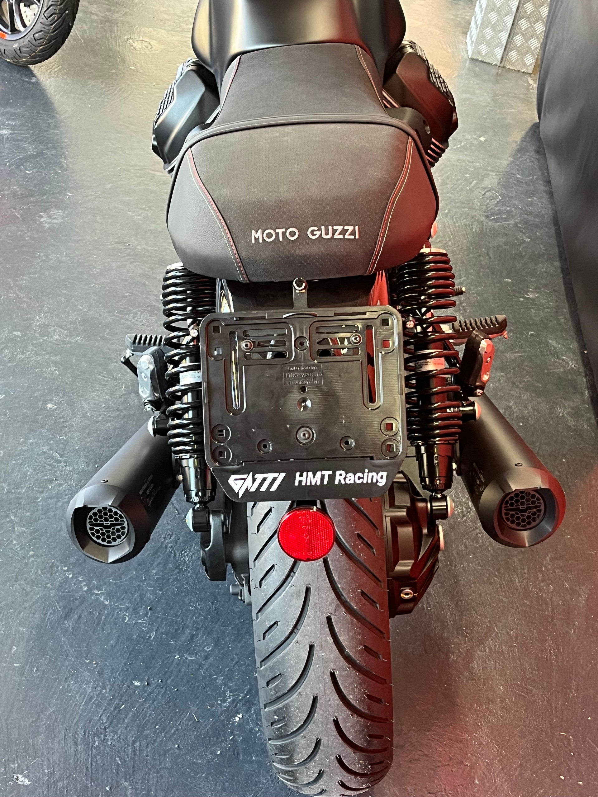 MOTO GUZZI V7 IV 850 Special Black level Evo-image-9