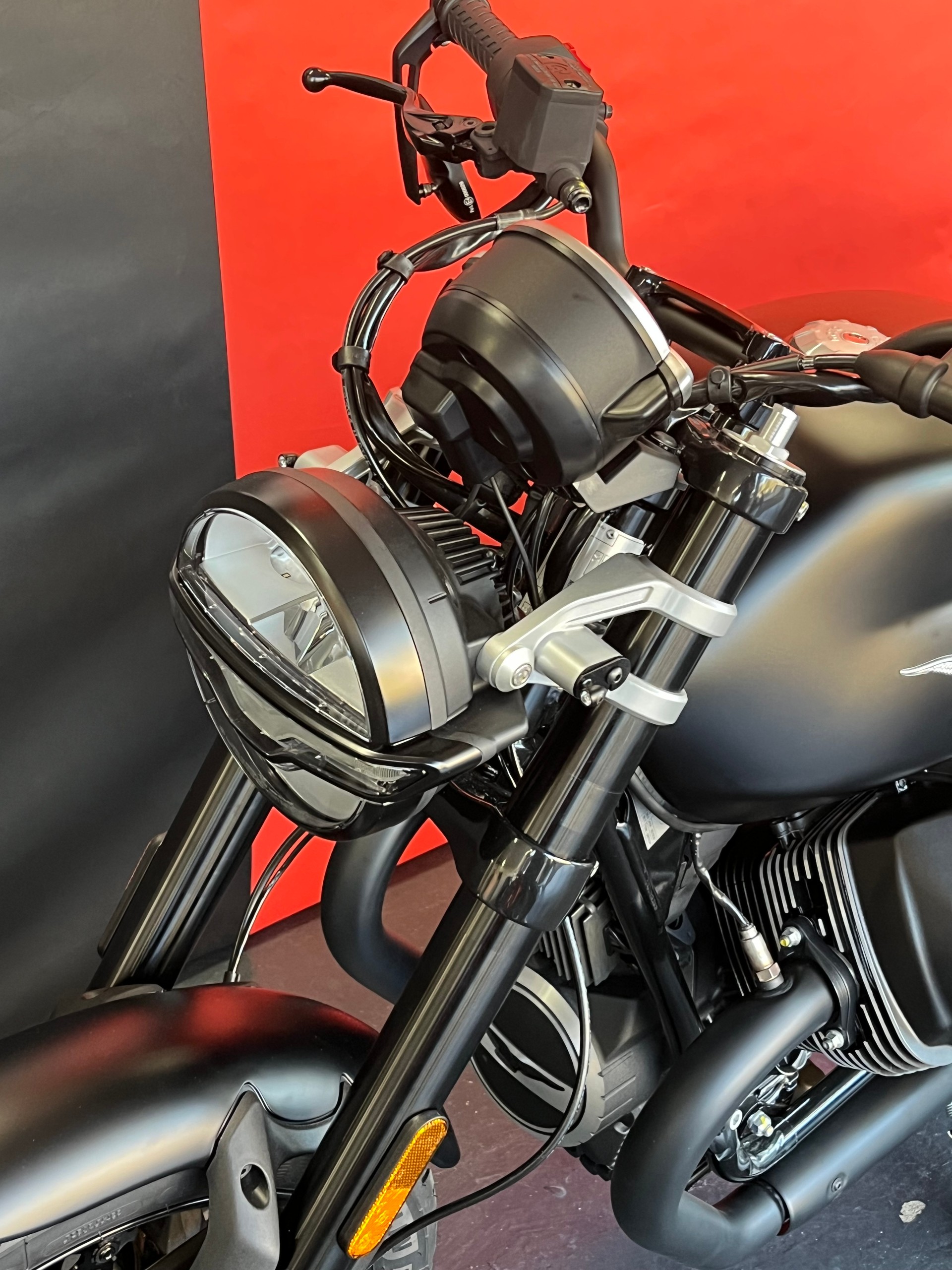 MOTO GUZZI V7 IV 850 Special Black level Evo-image-10
