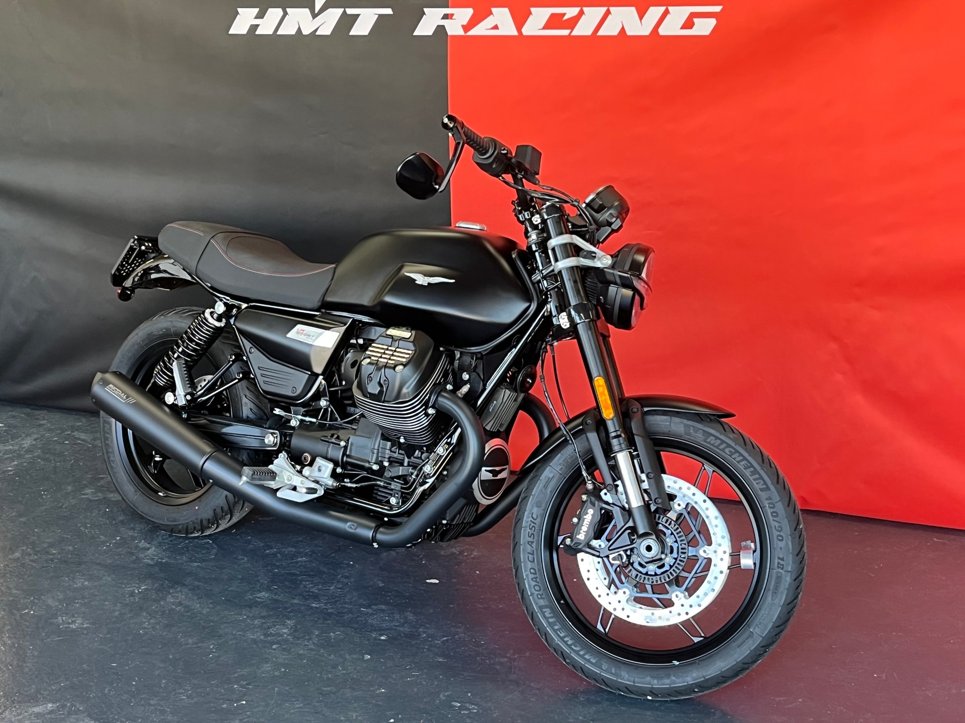 MOTO GUZZI V7 IV 850 Special Black level Evo-showroom-element-1