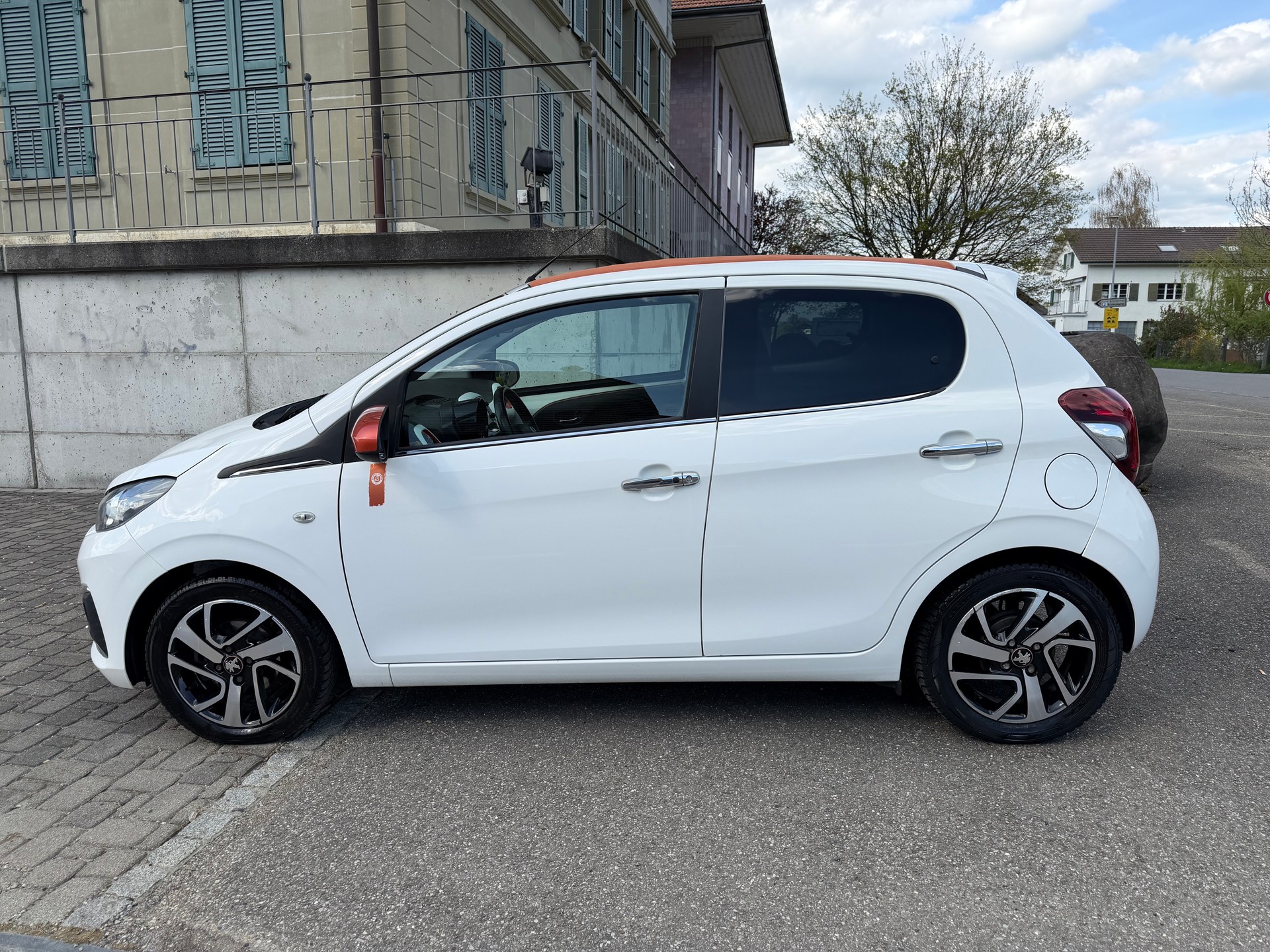PEUGEOT 108 1.2 VTi Roland Garros Top-image-2